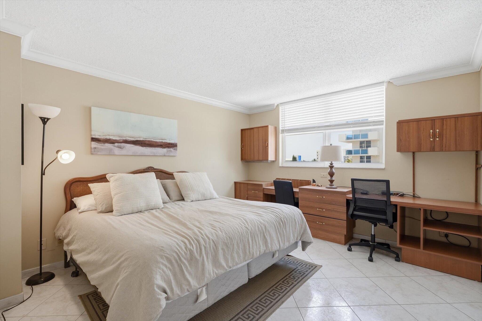 CAMBRIDGE TOWERS CONDO - Residential