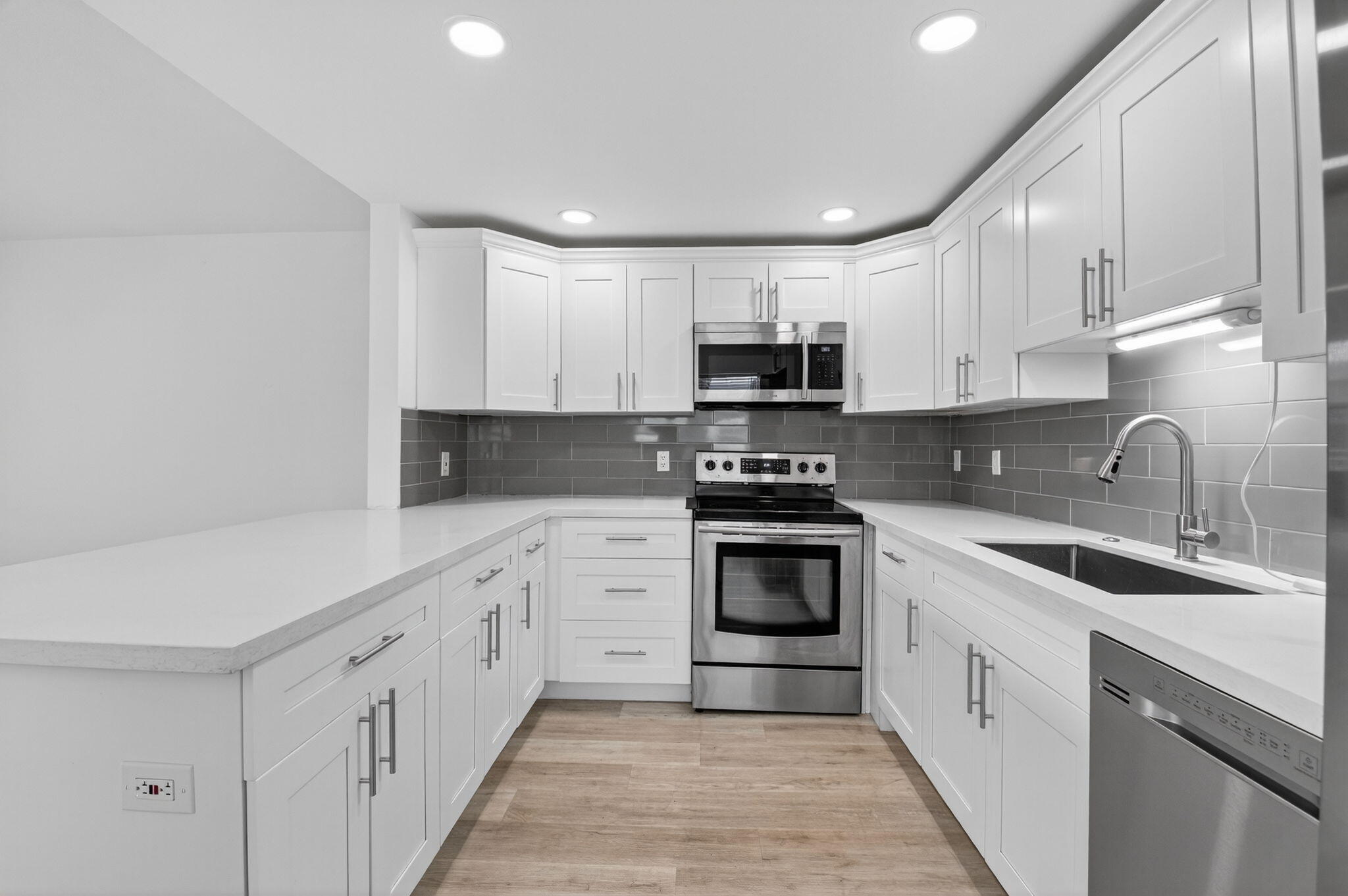 KINGS POINT BRITTANY CONDOS - Residential