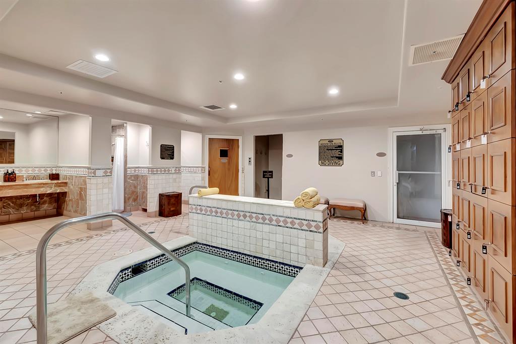 MIZNER GRAND CONDO - Residential