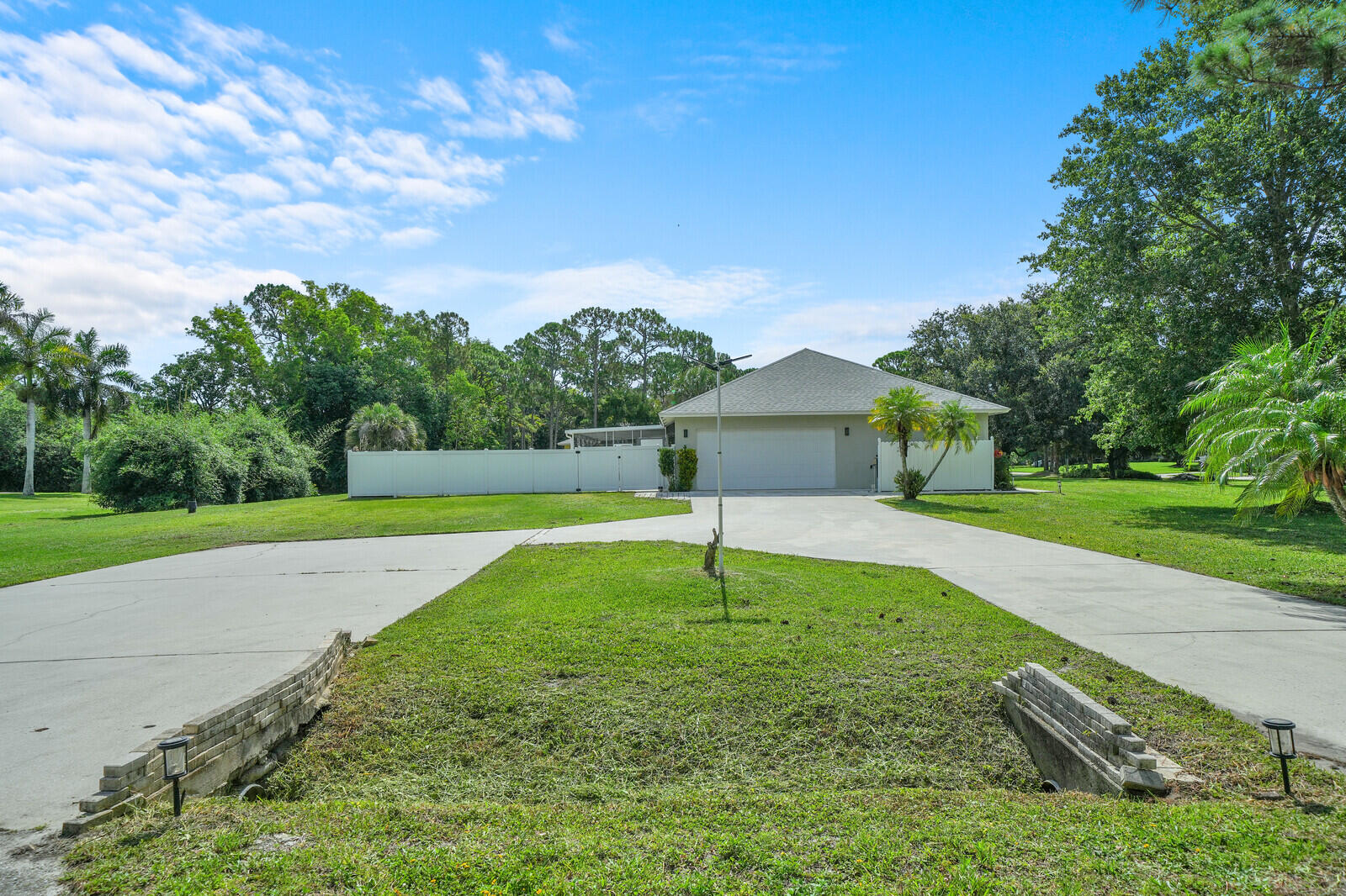 Palm Beach Country Estates - Residential