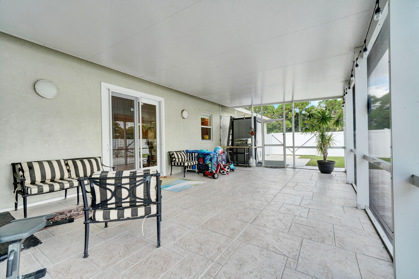 Palm Beach Country Estates - Residential