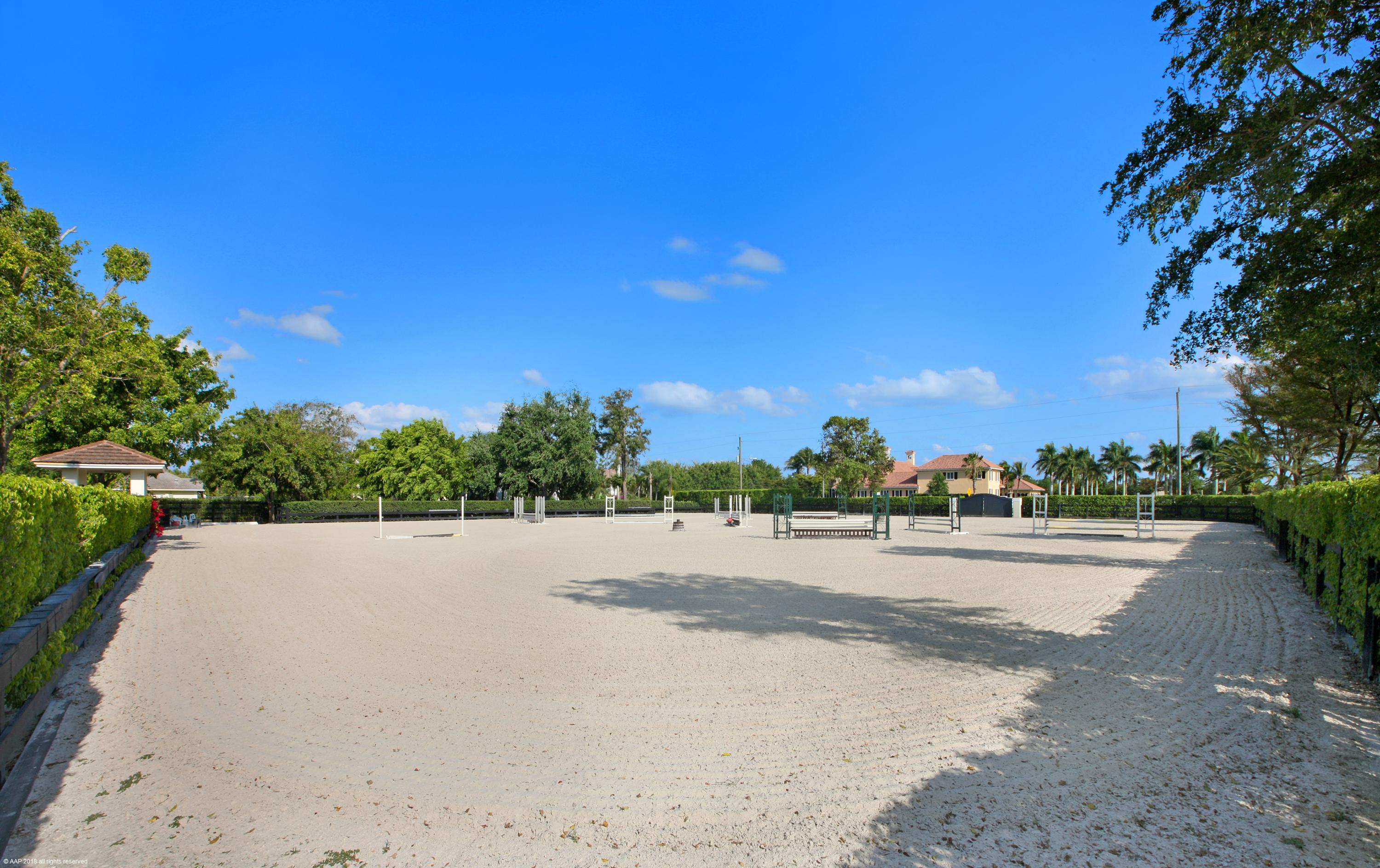 SADDLE TRAIL PARK OF WELLINGTON - Residential