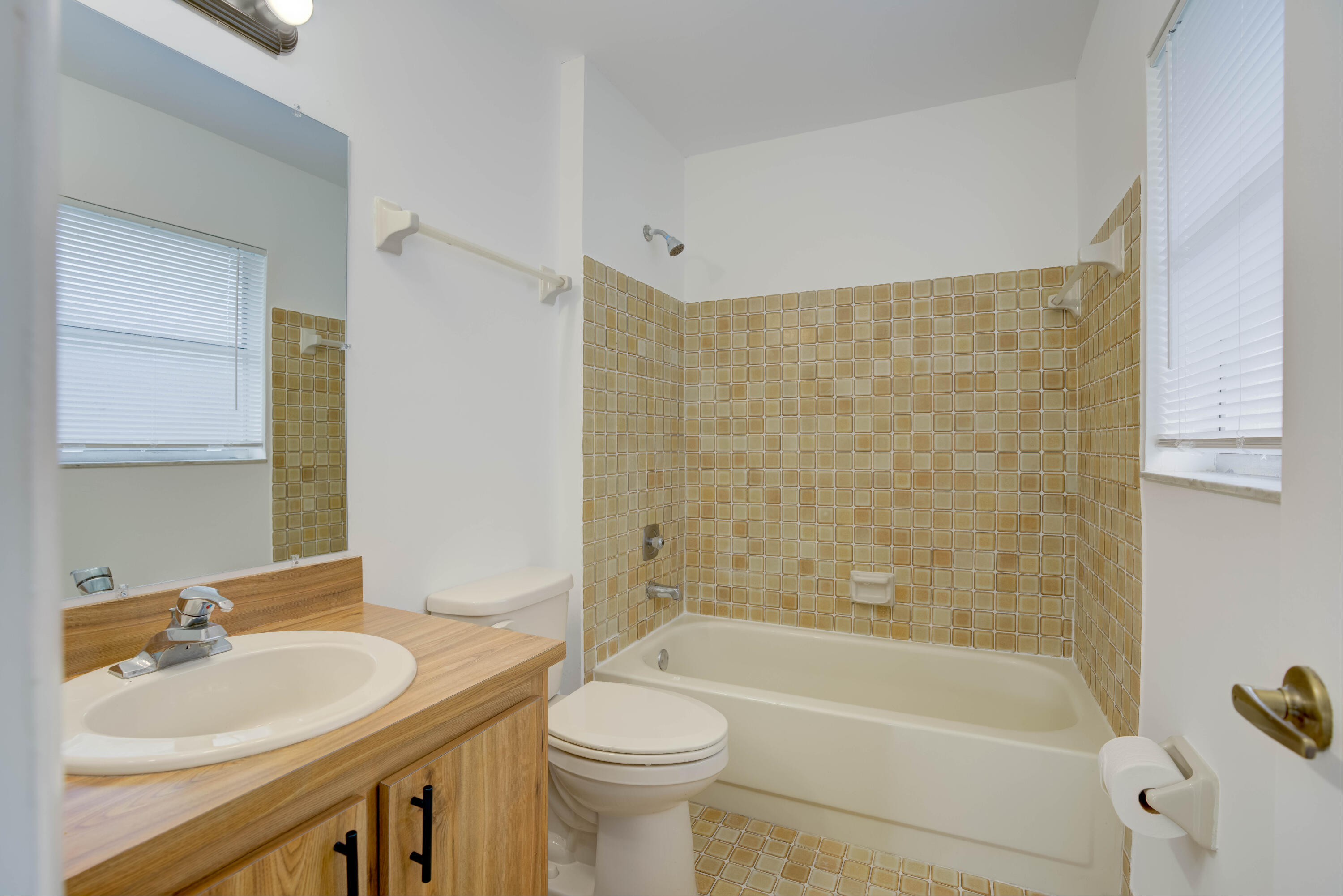KING ARTHUR ESTATES - Residential Lease