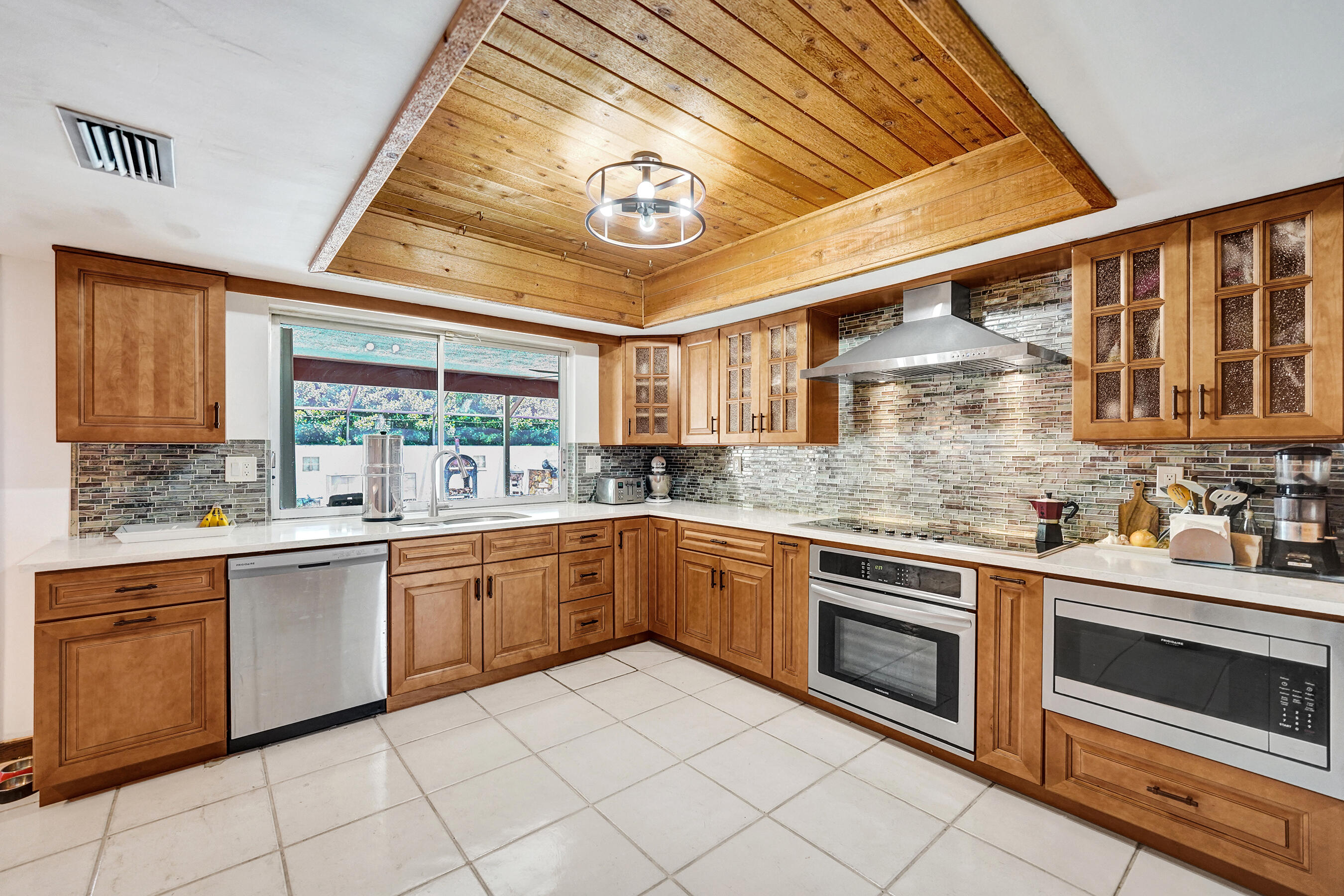 ELDORADO ESTATES IN PLANTATION - Residential