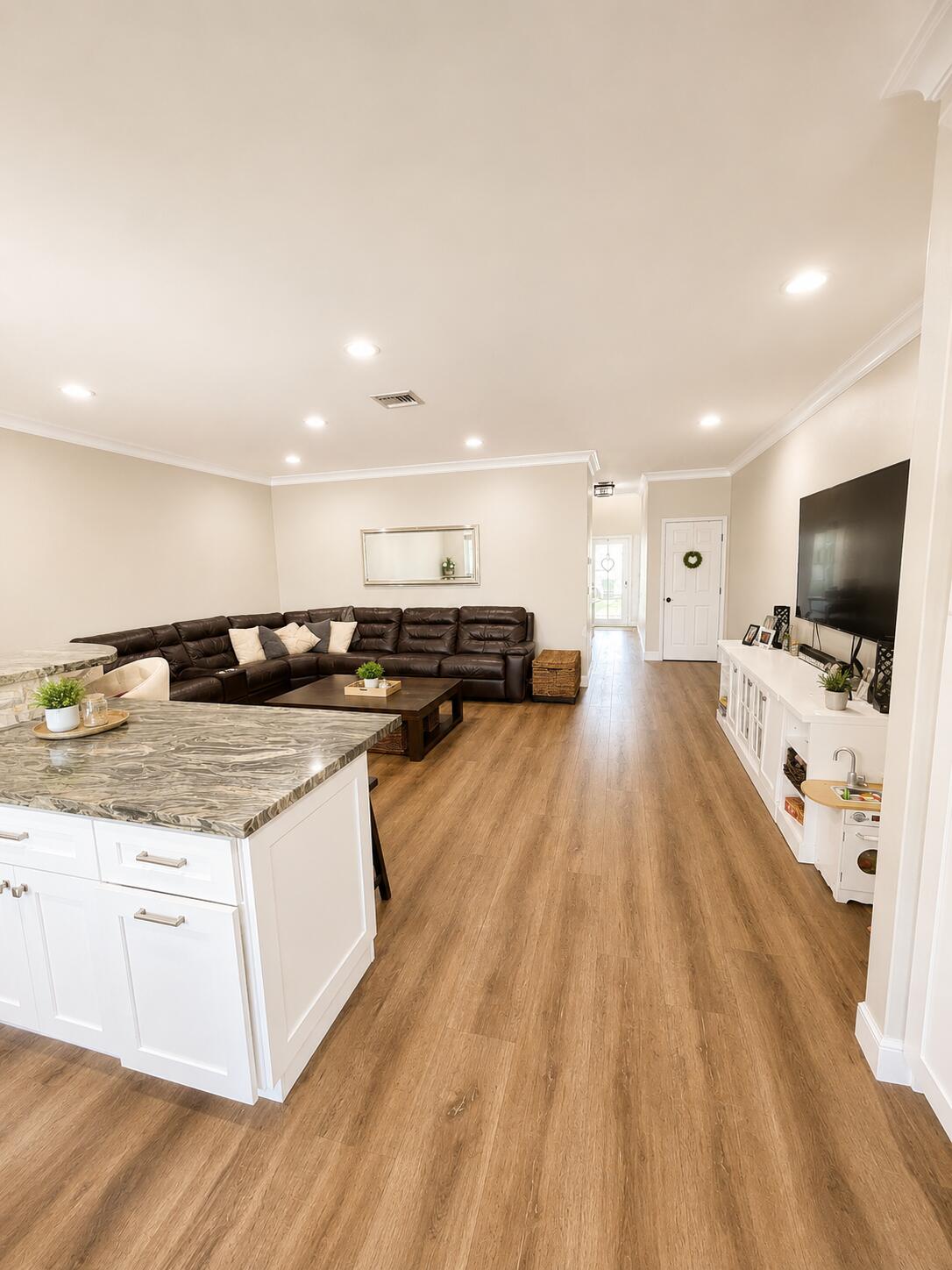 COCONUT PALMS - Residential