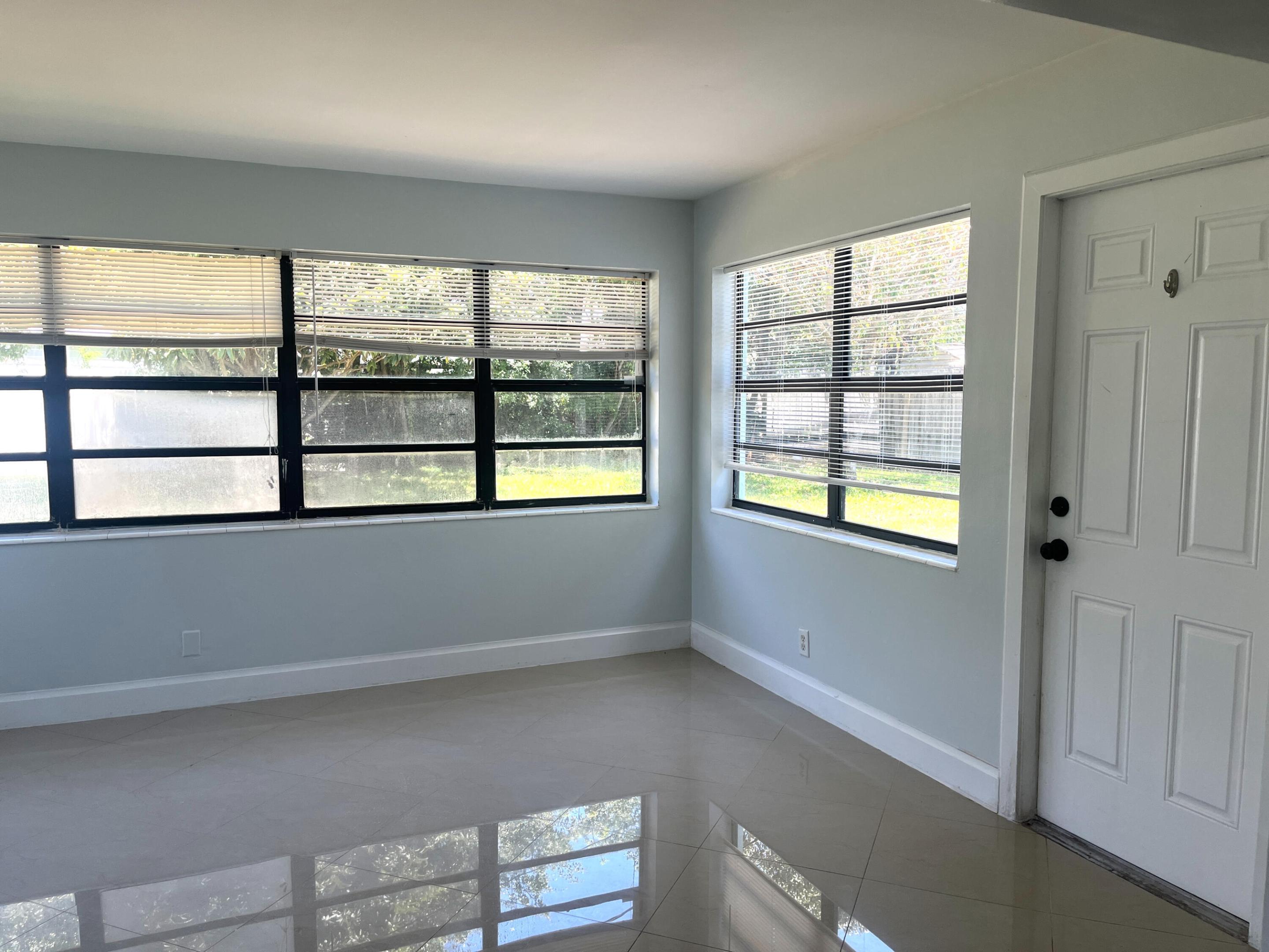 VILLA RICA IN PB14 PGS73 TO 82 INC - Residential Lease