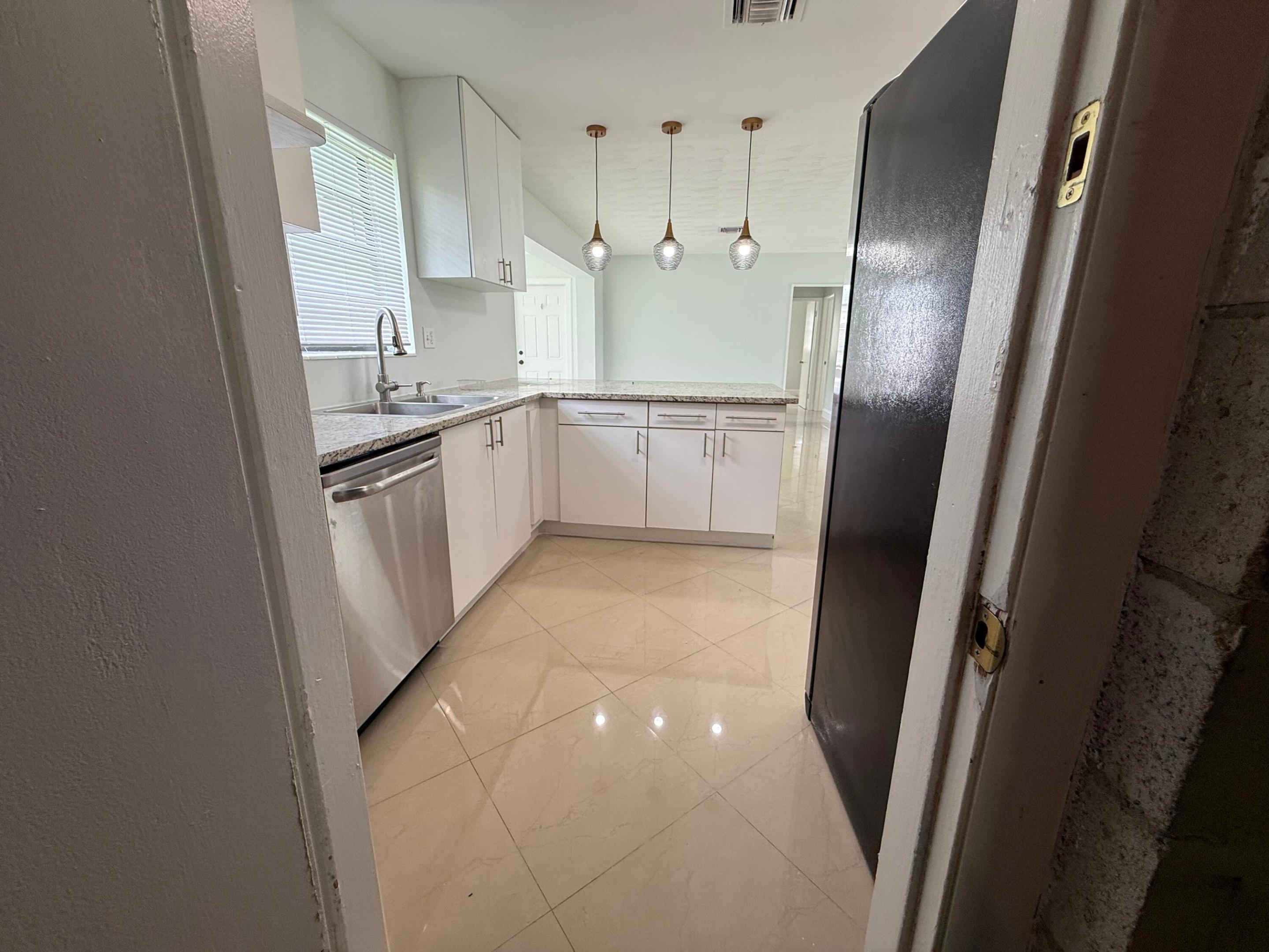VILLA RICA IN PB14 PGS73 TO 82 INC - Residential Lease