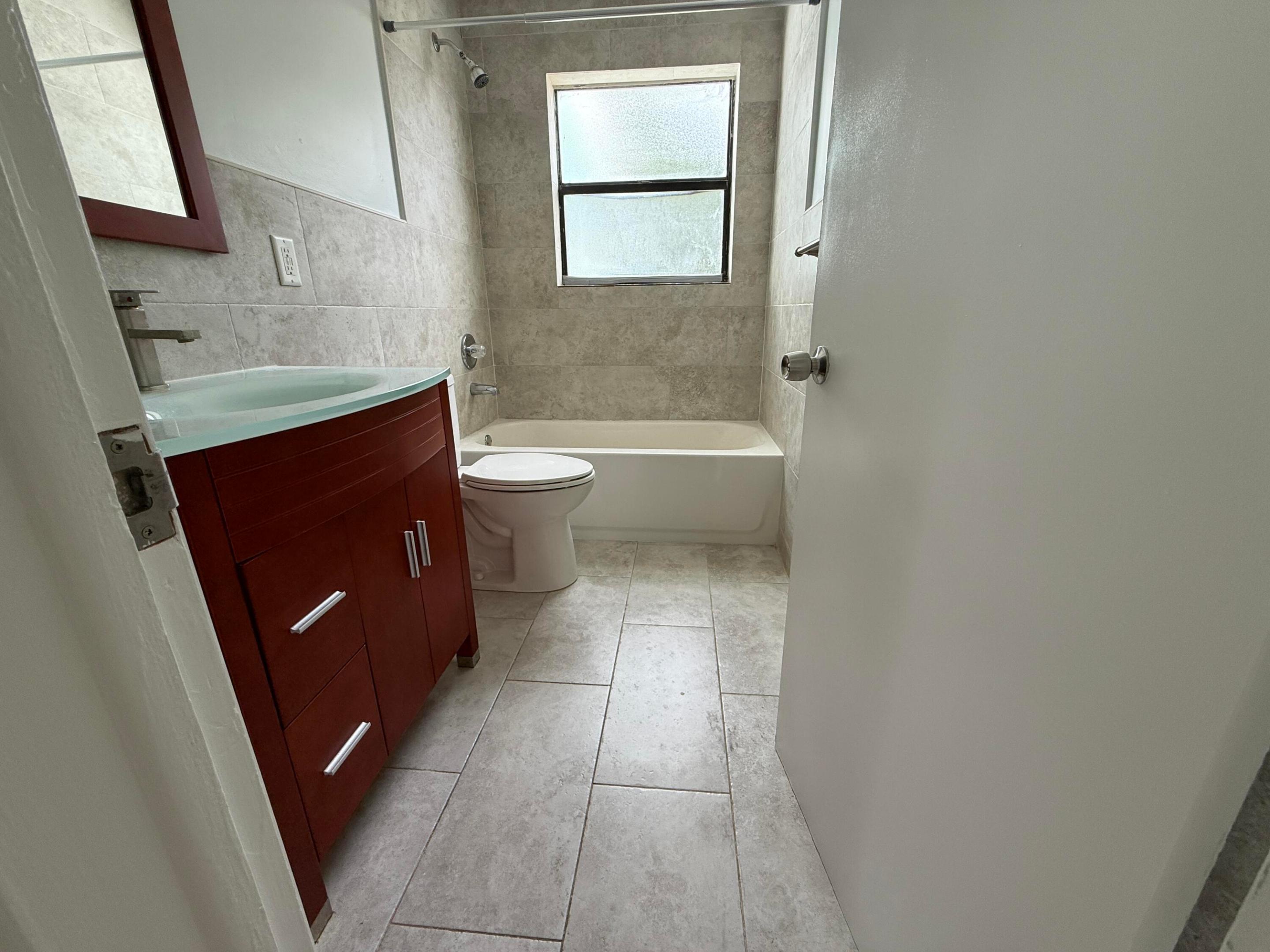VILLA RICA IN PB14 PGS73 TO 82 INC - Residential Lease