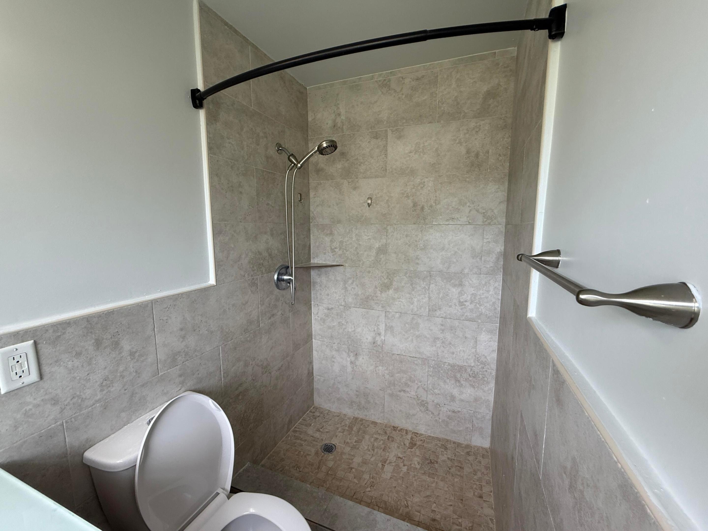 VILLA RICA IN PB14 PGS73 TO 82 INC - Residential Lease