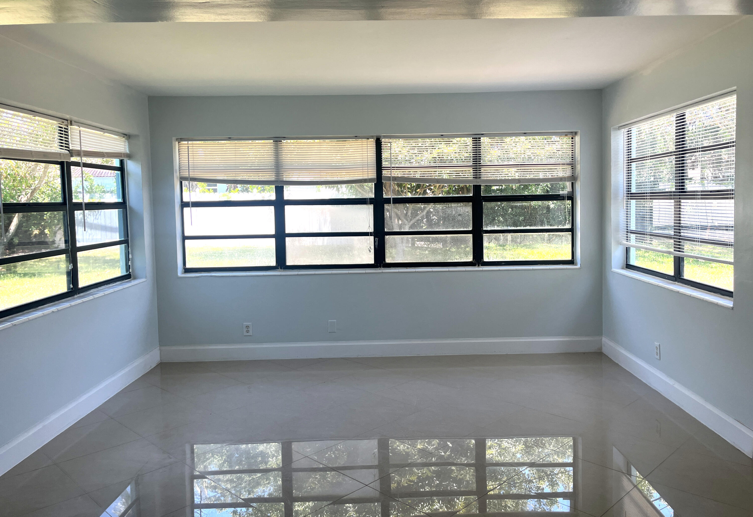VILLA RICA IN PB14 PGS73 TO 82 INC - Residential Lease
