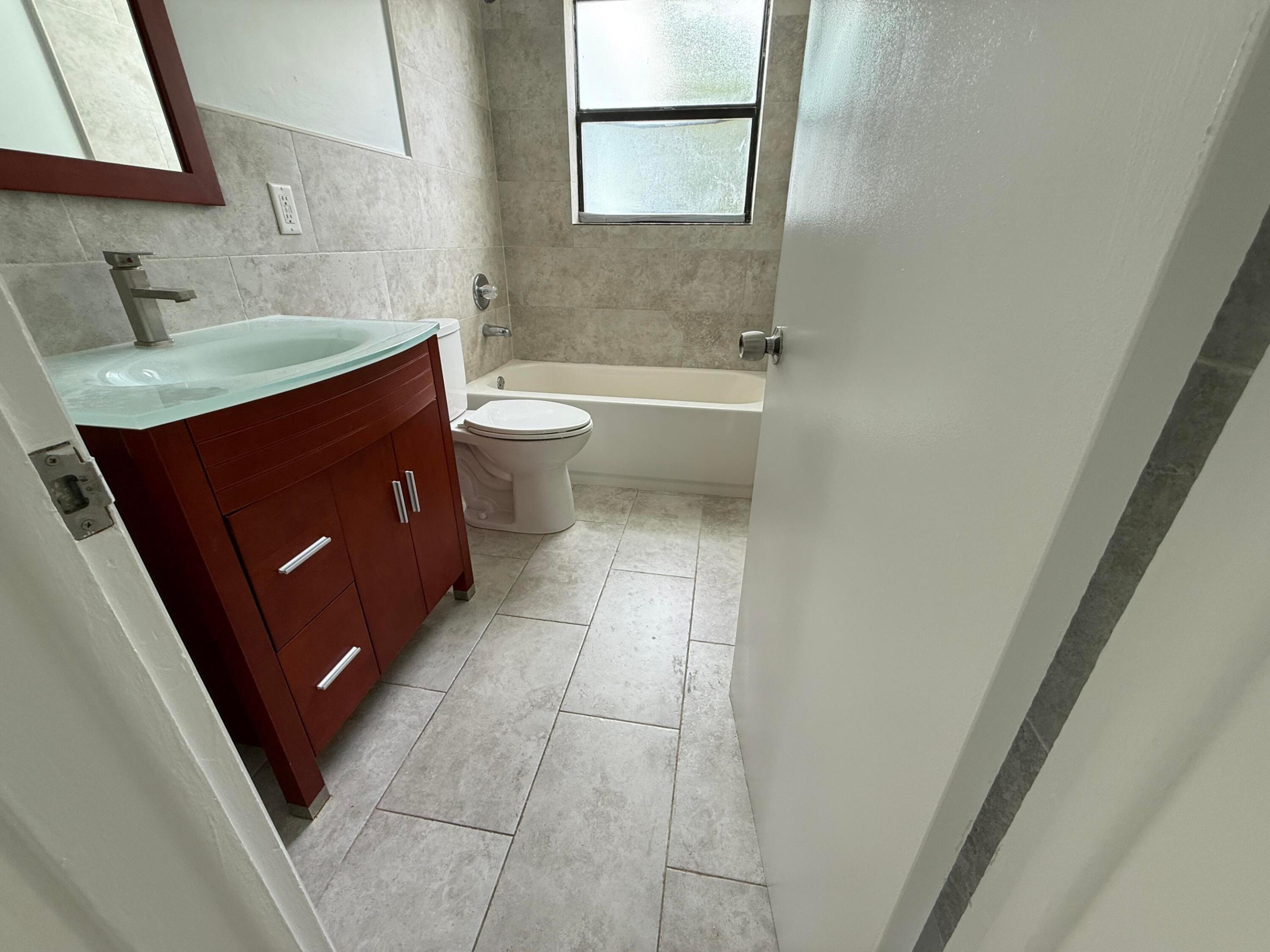 VILLA RICA IN PB14 PGS73 TO 82 INC - Residential Lease
