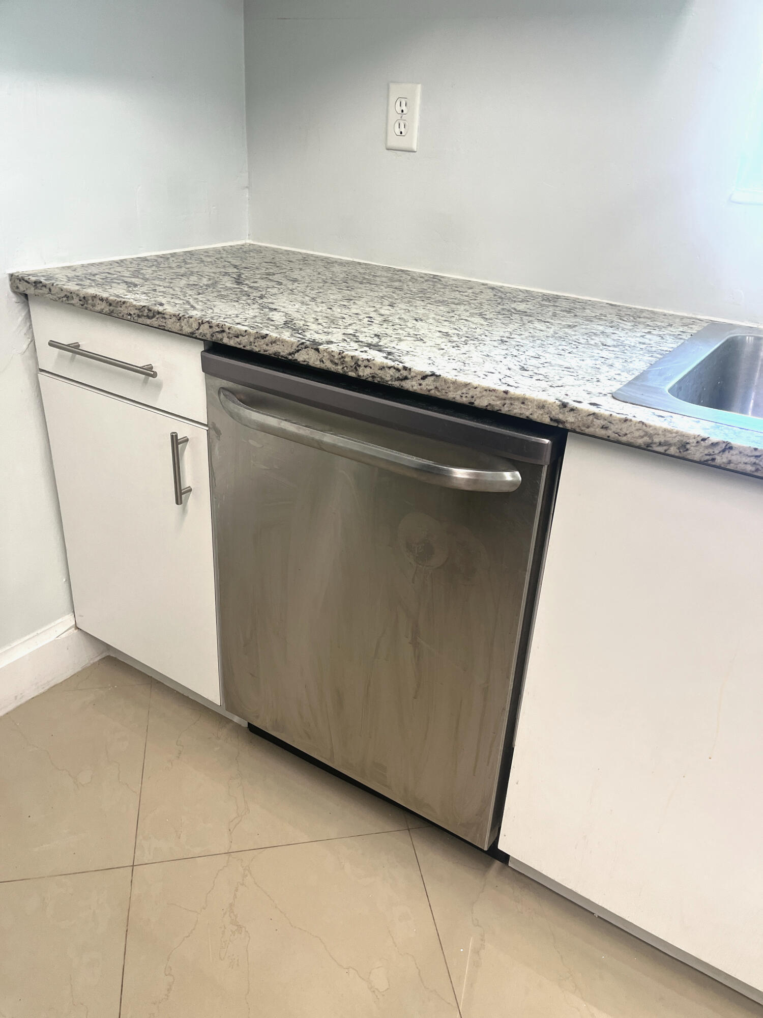 VILLA RICA IN PB14 PGS73 TO 82 INC - Residential Lease