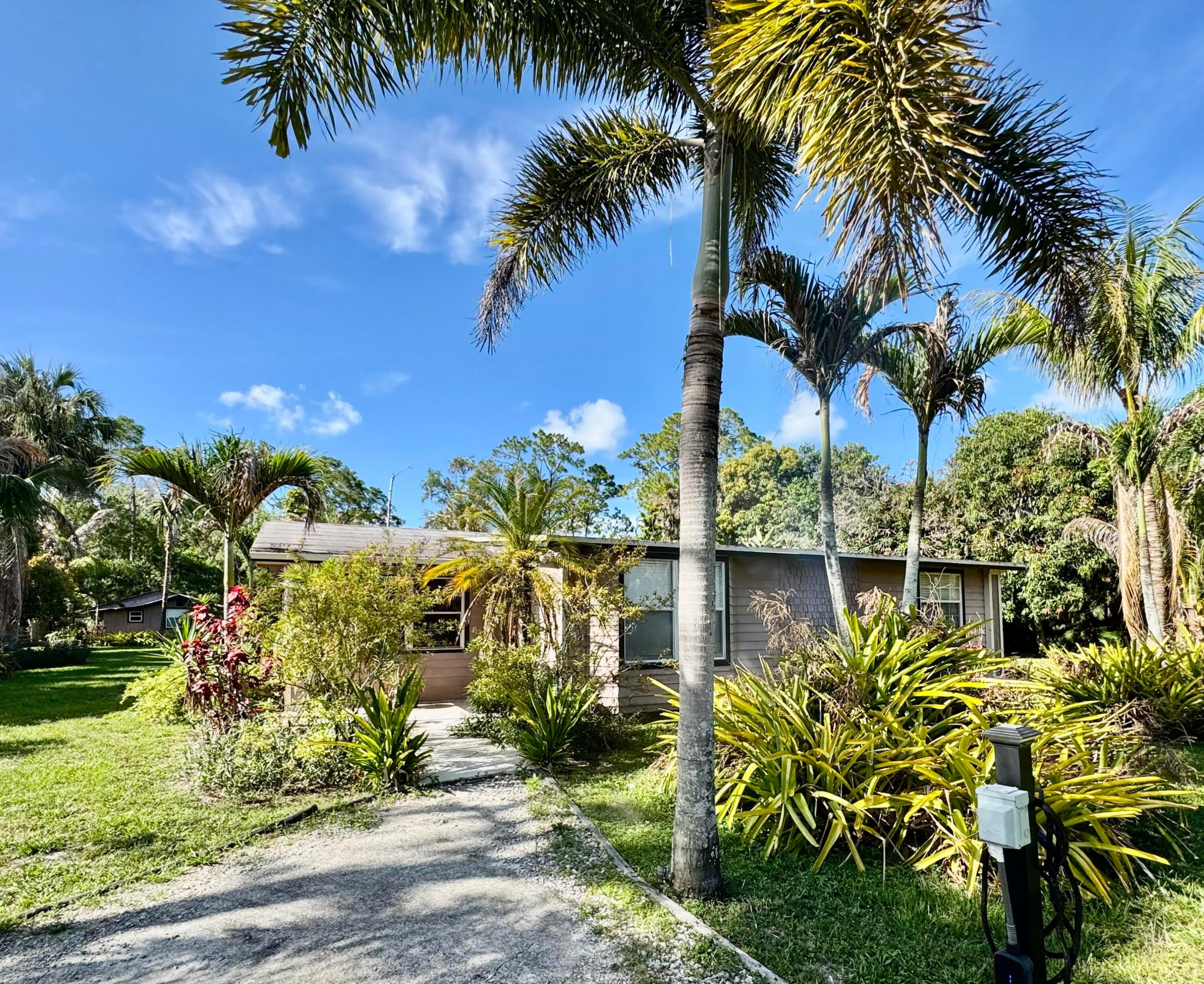 LOXAHATCHEE GROVES - Residential