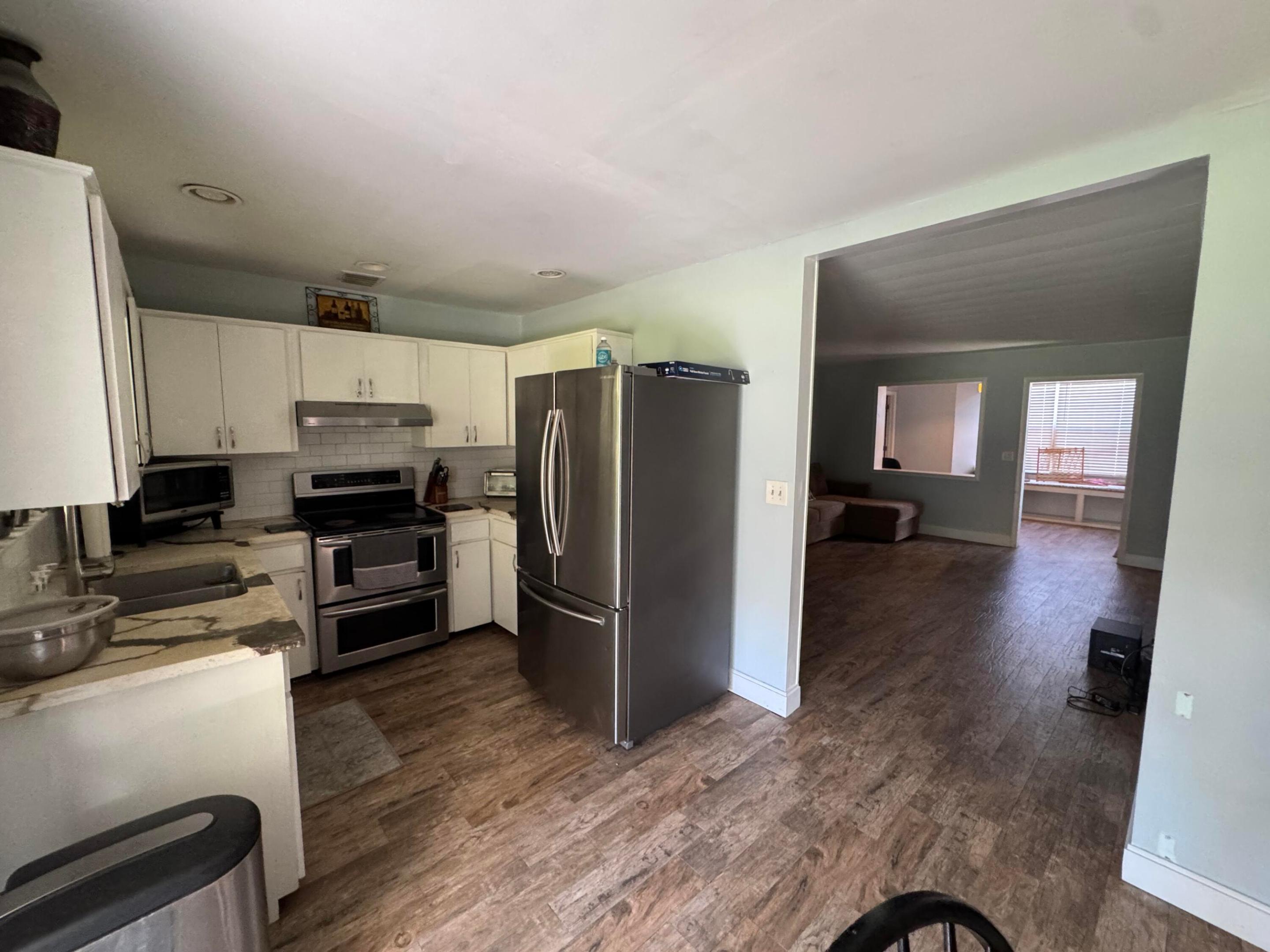 LOXAHATCHEE GROVES - Residential