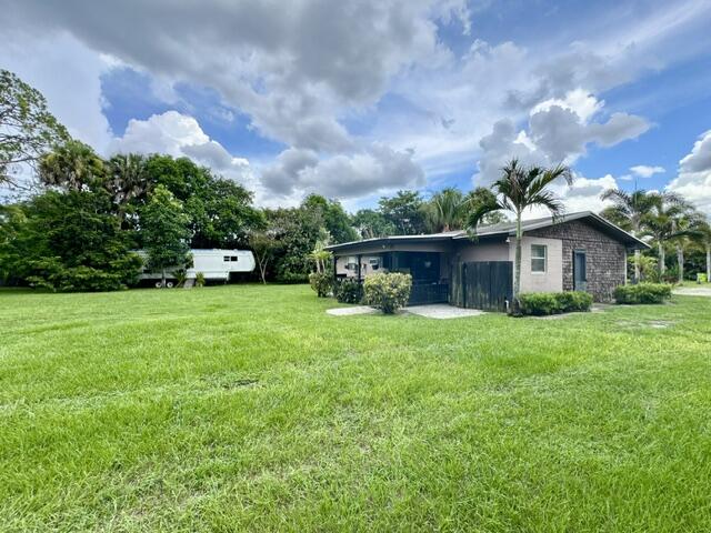LOXAHATCHEE GROVES - Residential