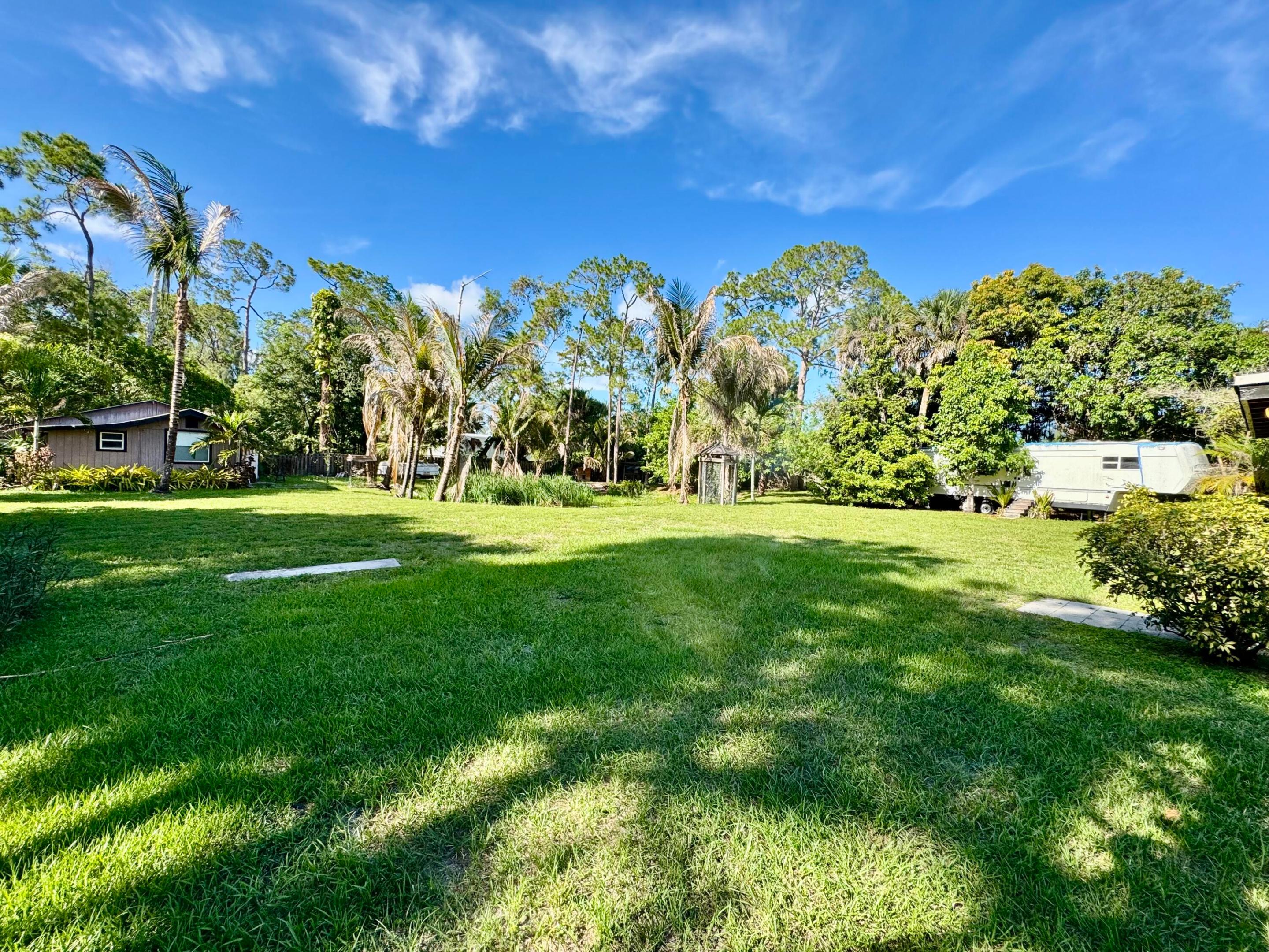 LOXAHATCHEE GROVES - Residential
