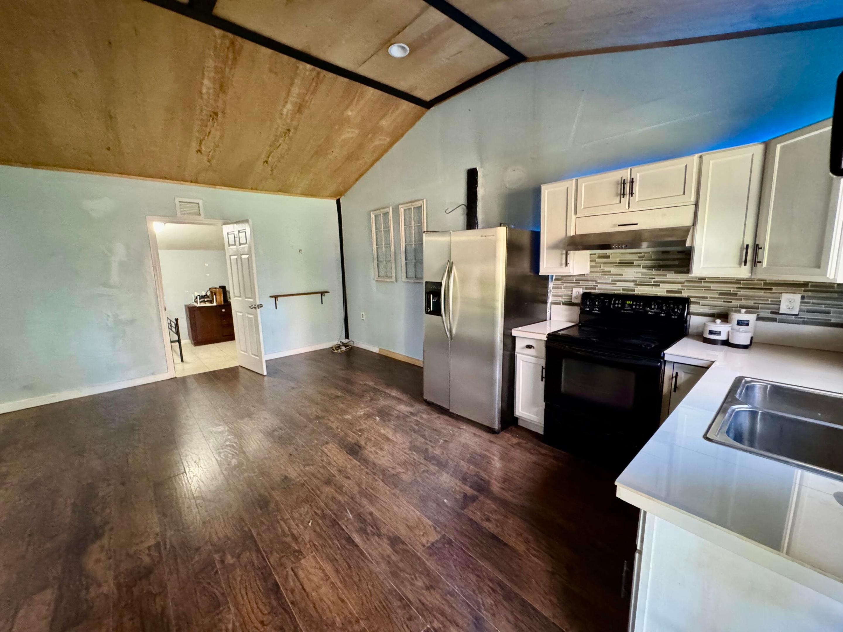 LOXAHATCHEE GROVES - Residential