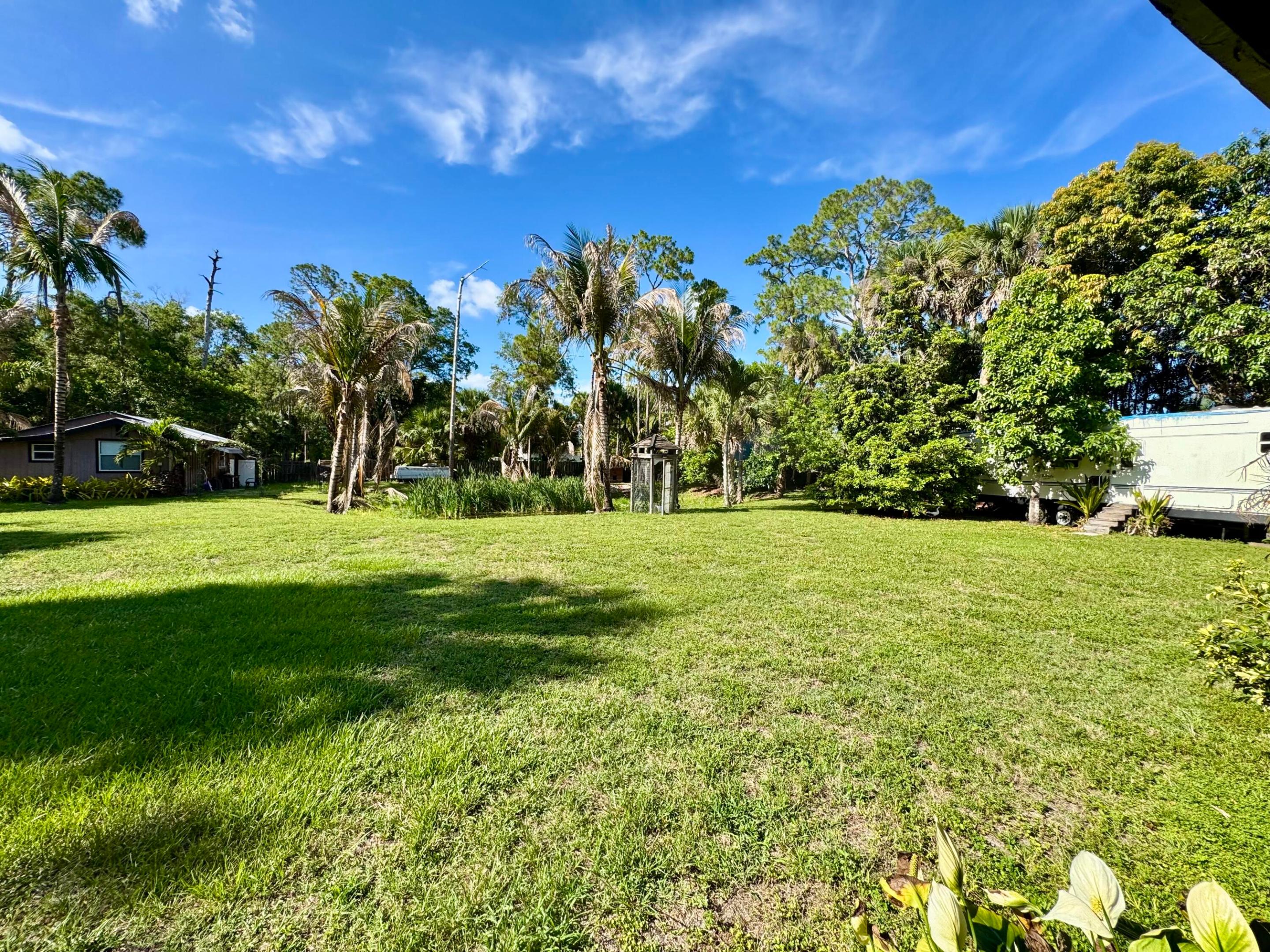 LOXAHATCHEE GROVES - Residential