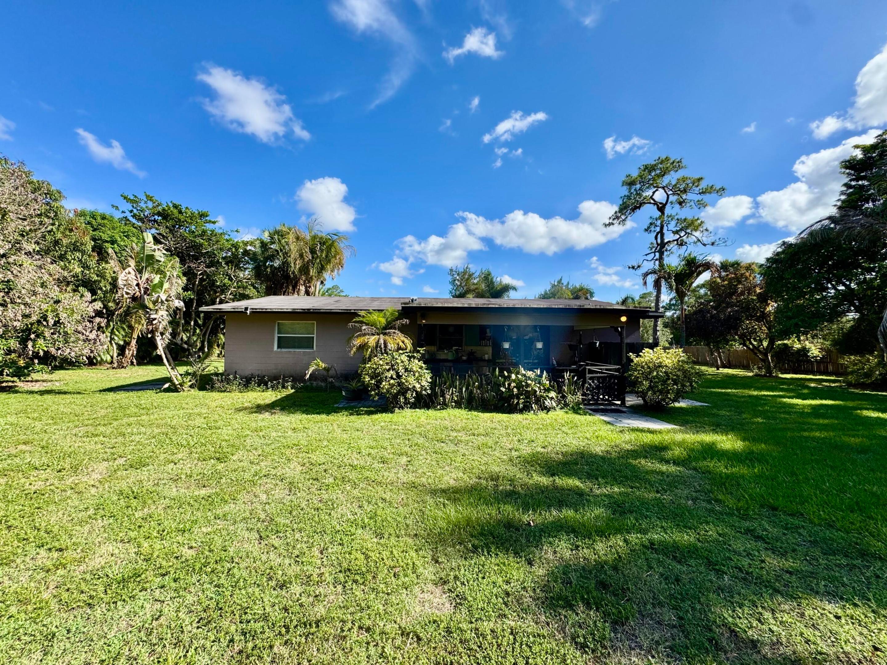 LOXAHATCHEE GROVES - Residential