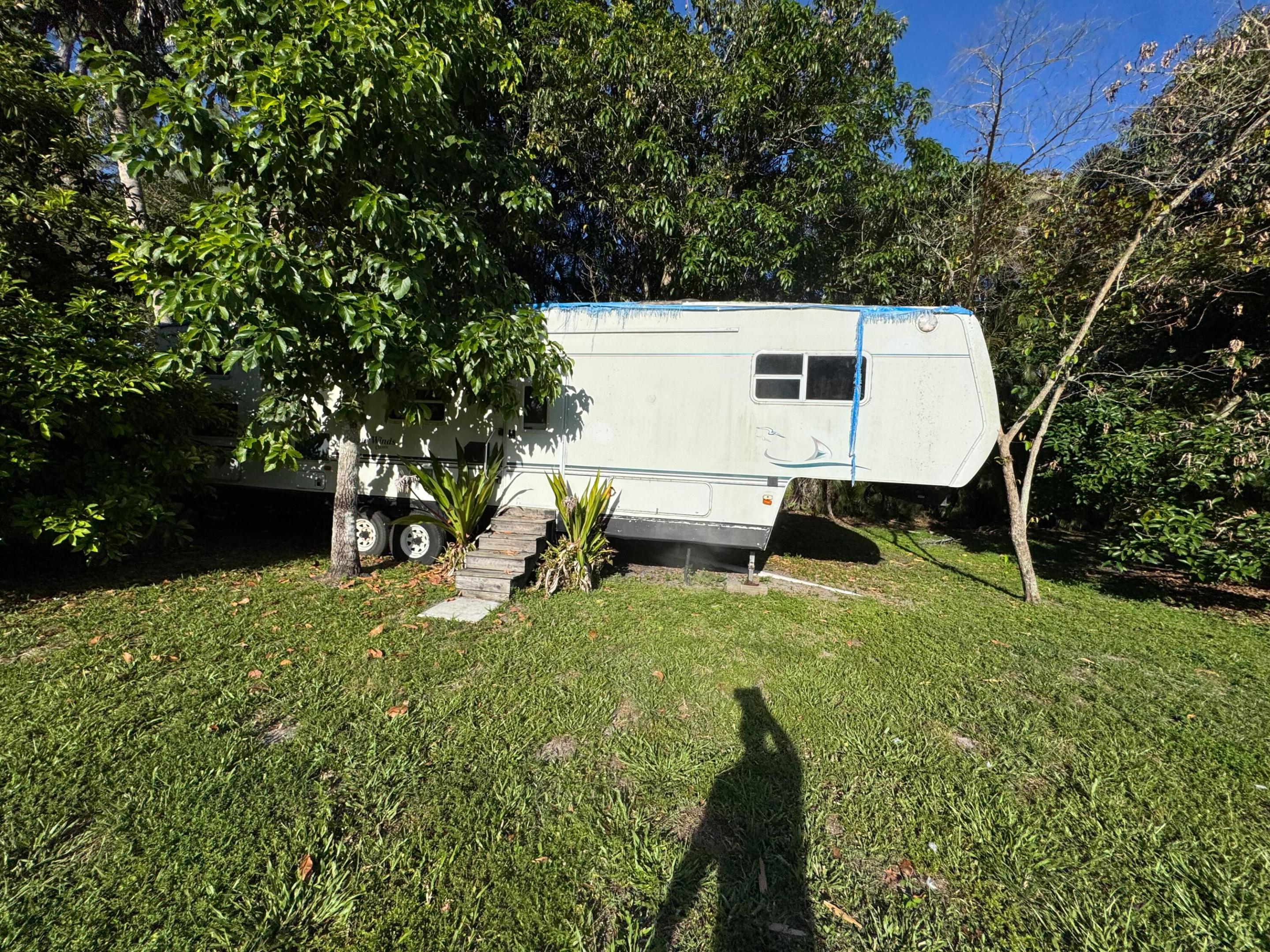 LOXAHATCHEE GROVES - Residential
