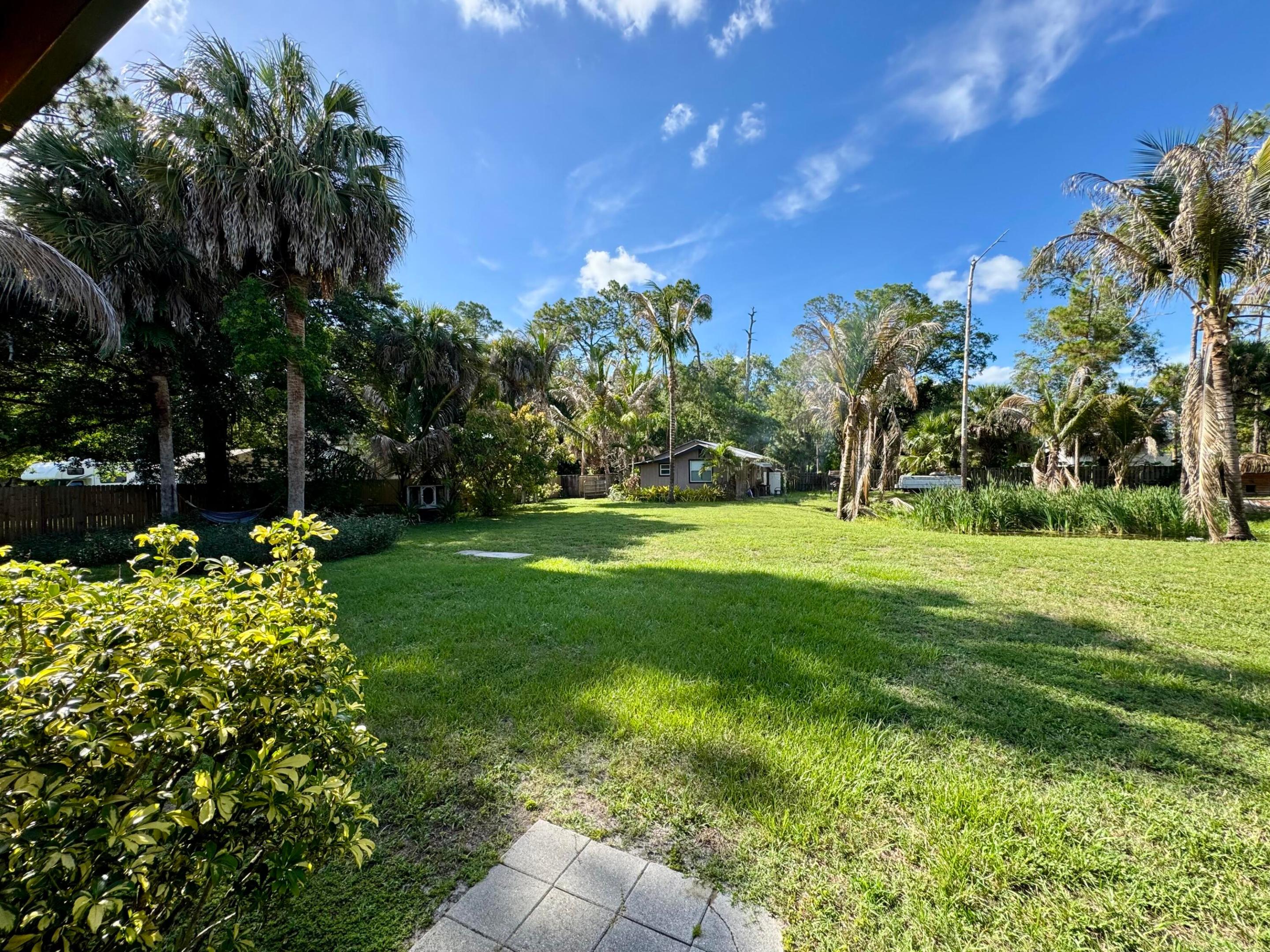 LOXAHATCHEE GROVES - Residential