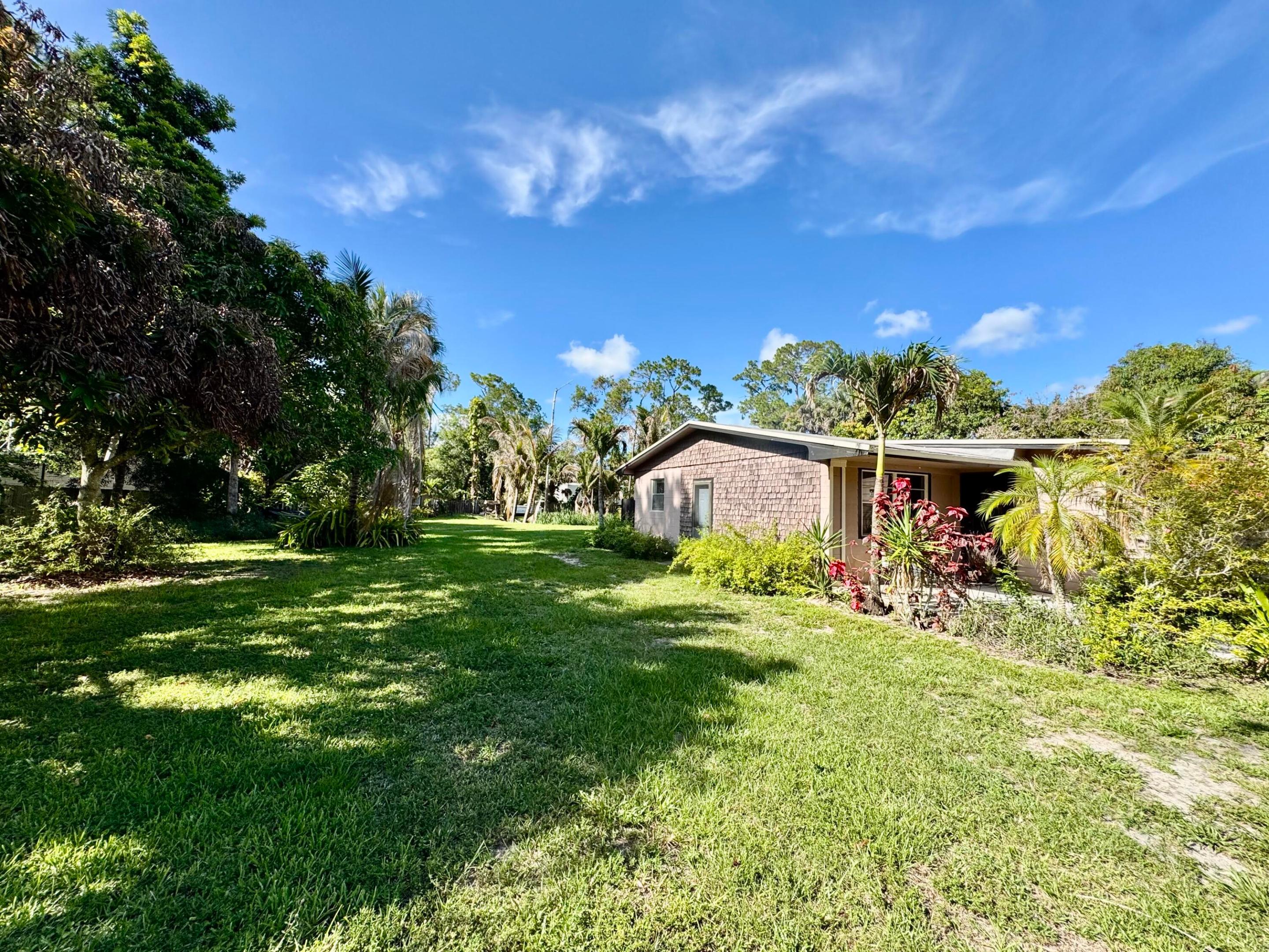LOXAHATCHEE GROVES - Residential