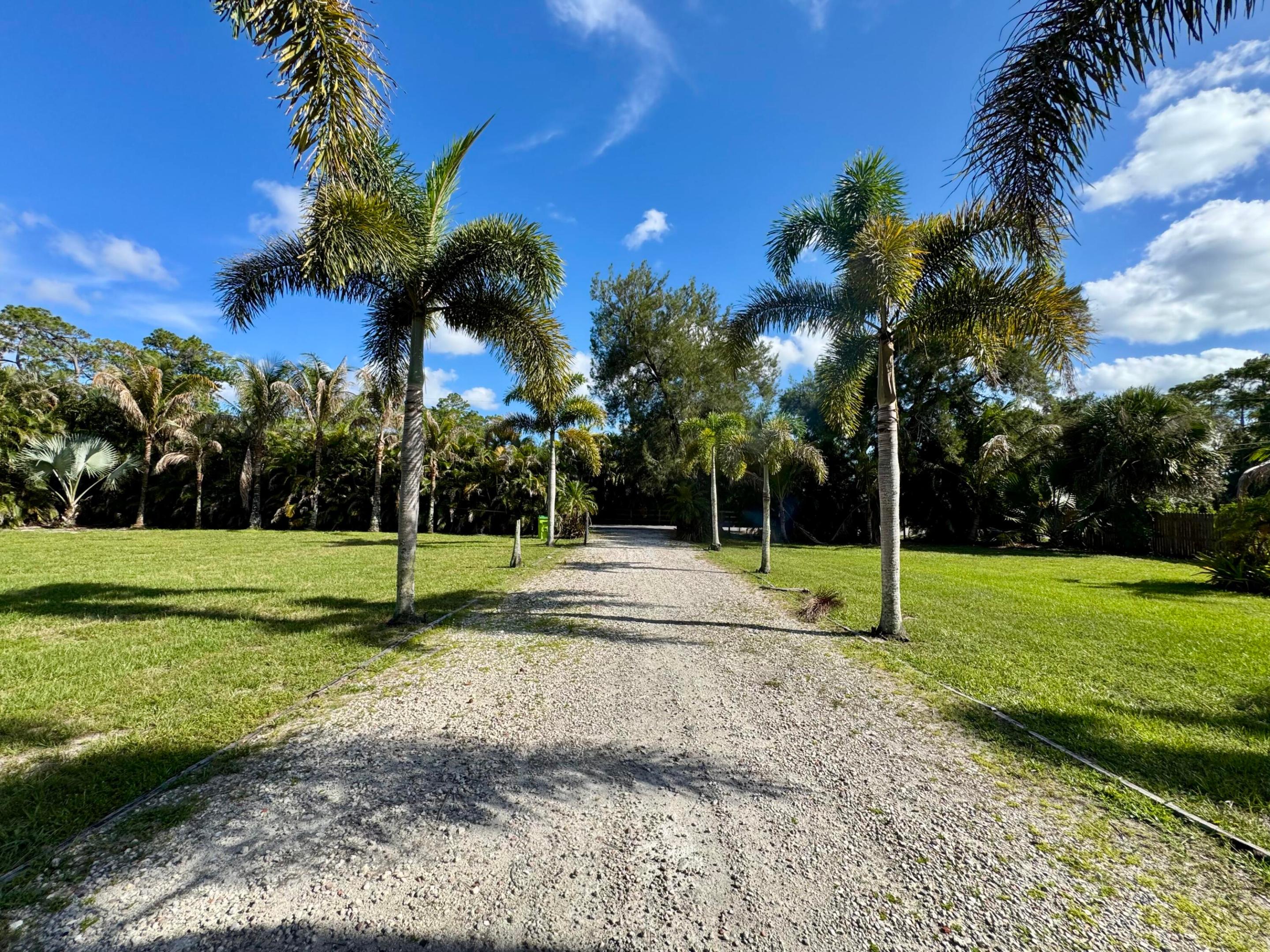 LOXAHATCHEE GROVES - Residential
