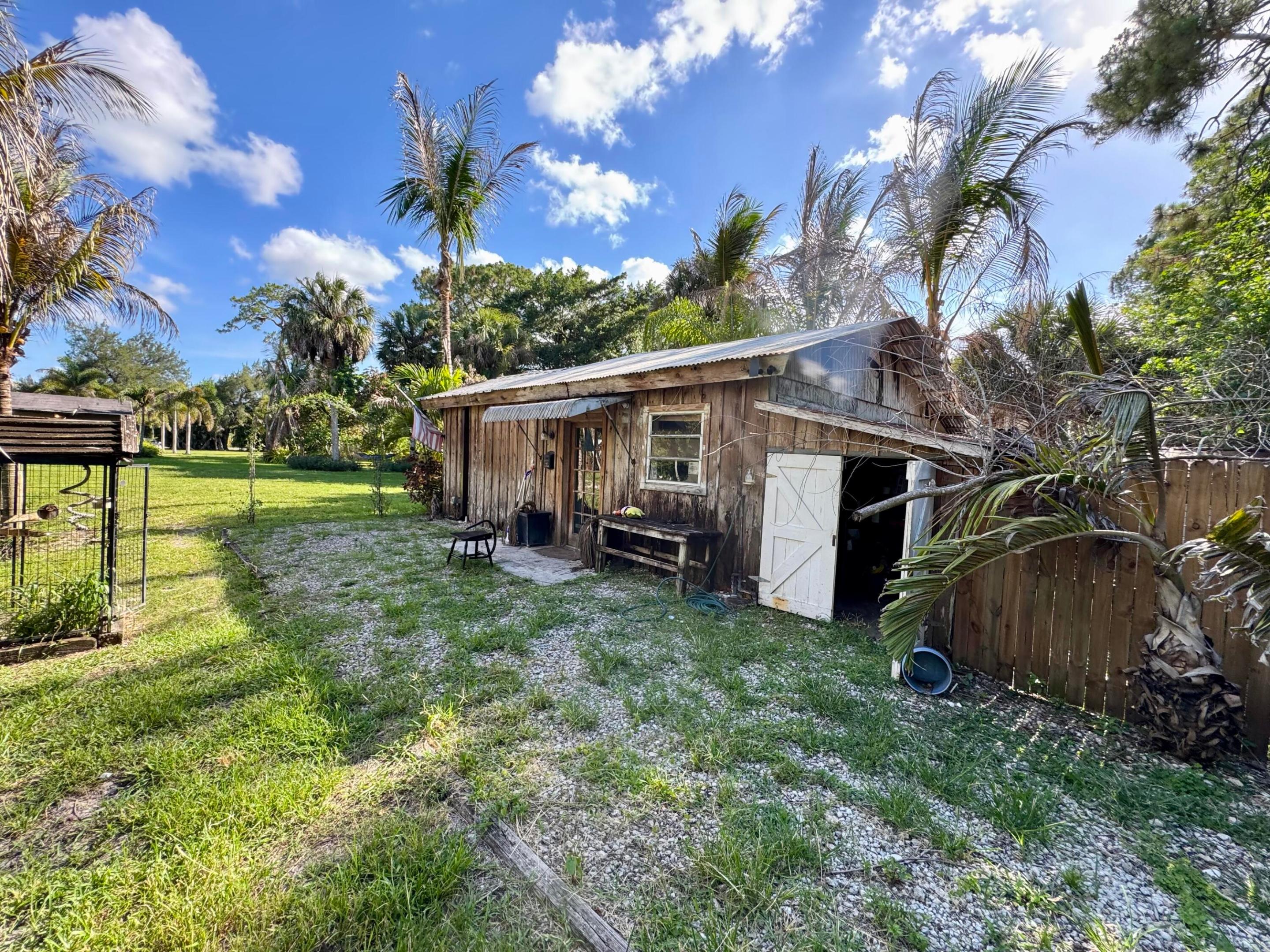 LOXAHATCHEE GROVES - Residential