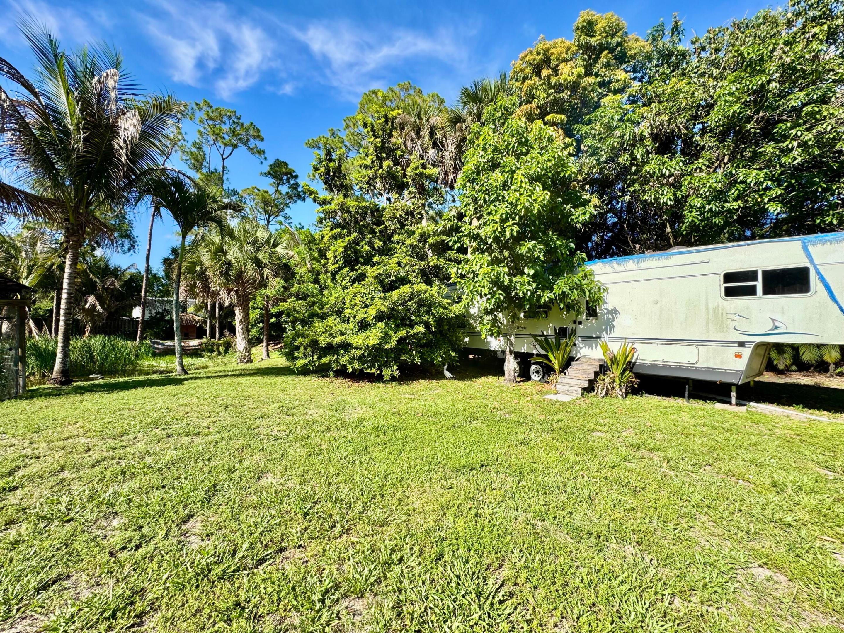 LOXAHATCHEE GROVES - Residential