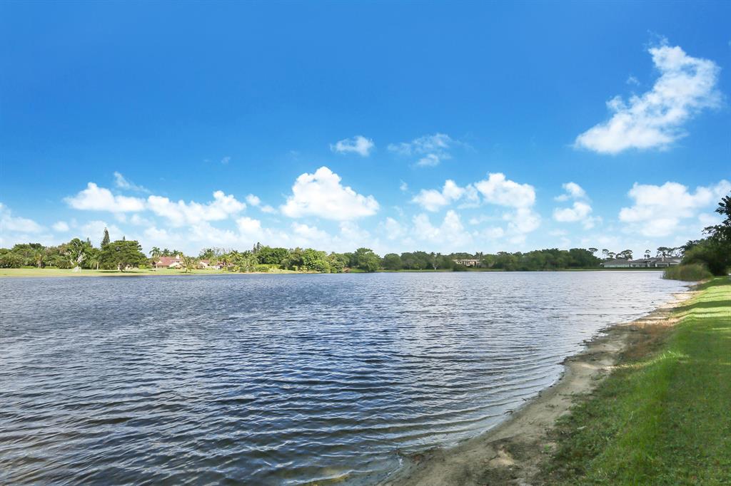 LE LAC - Residential