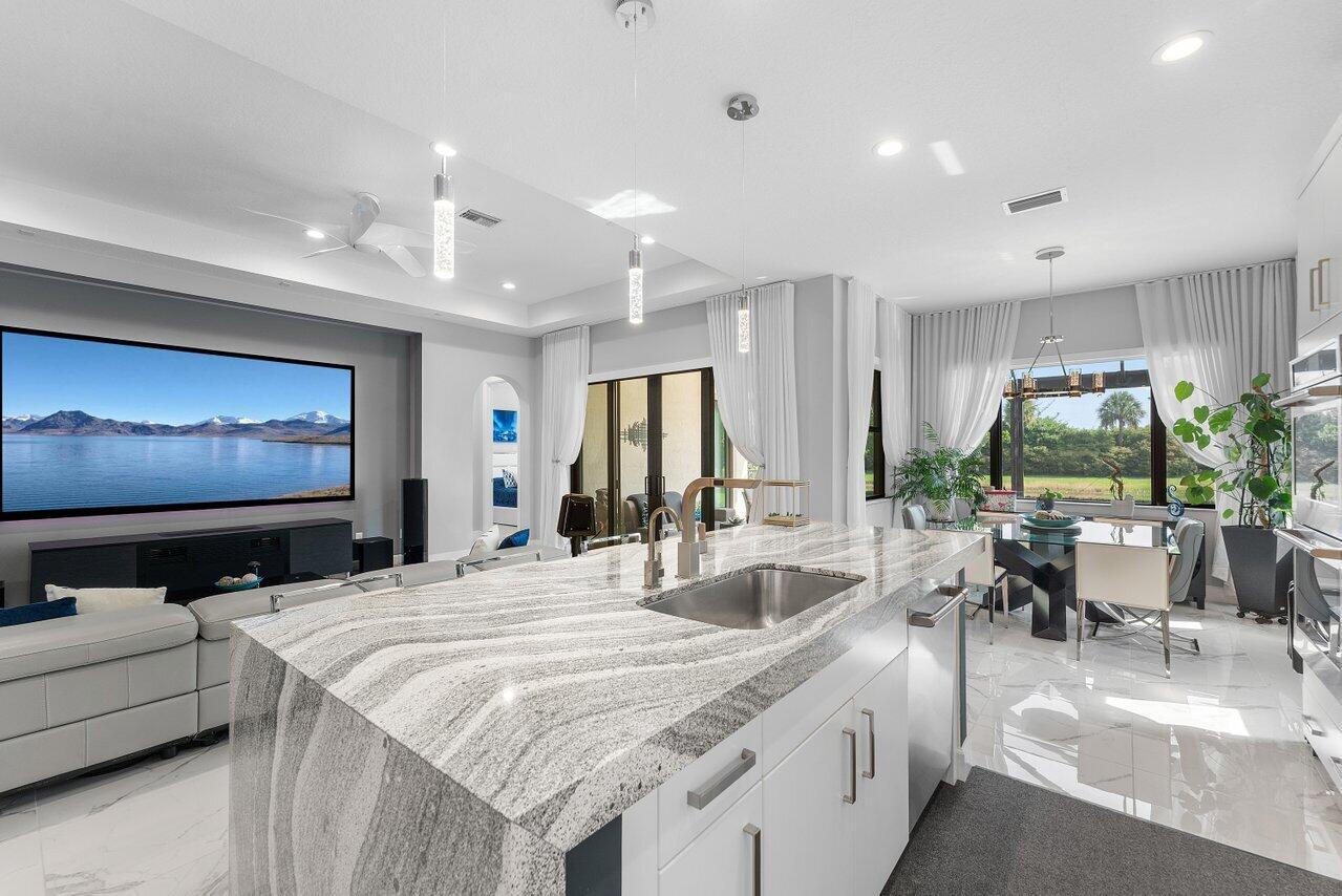 PALM MEADOWS ESTATES - Residential