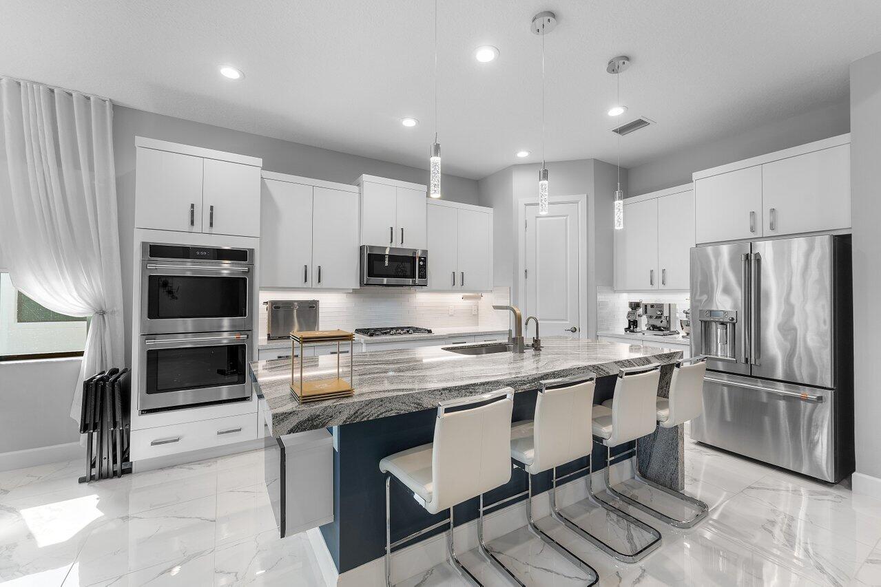PALM MEADOWS ESTATES - Residential
