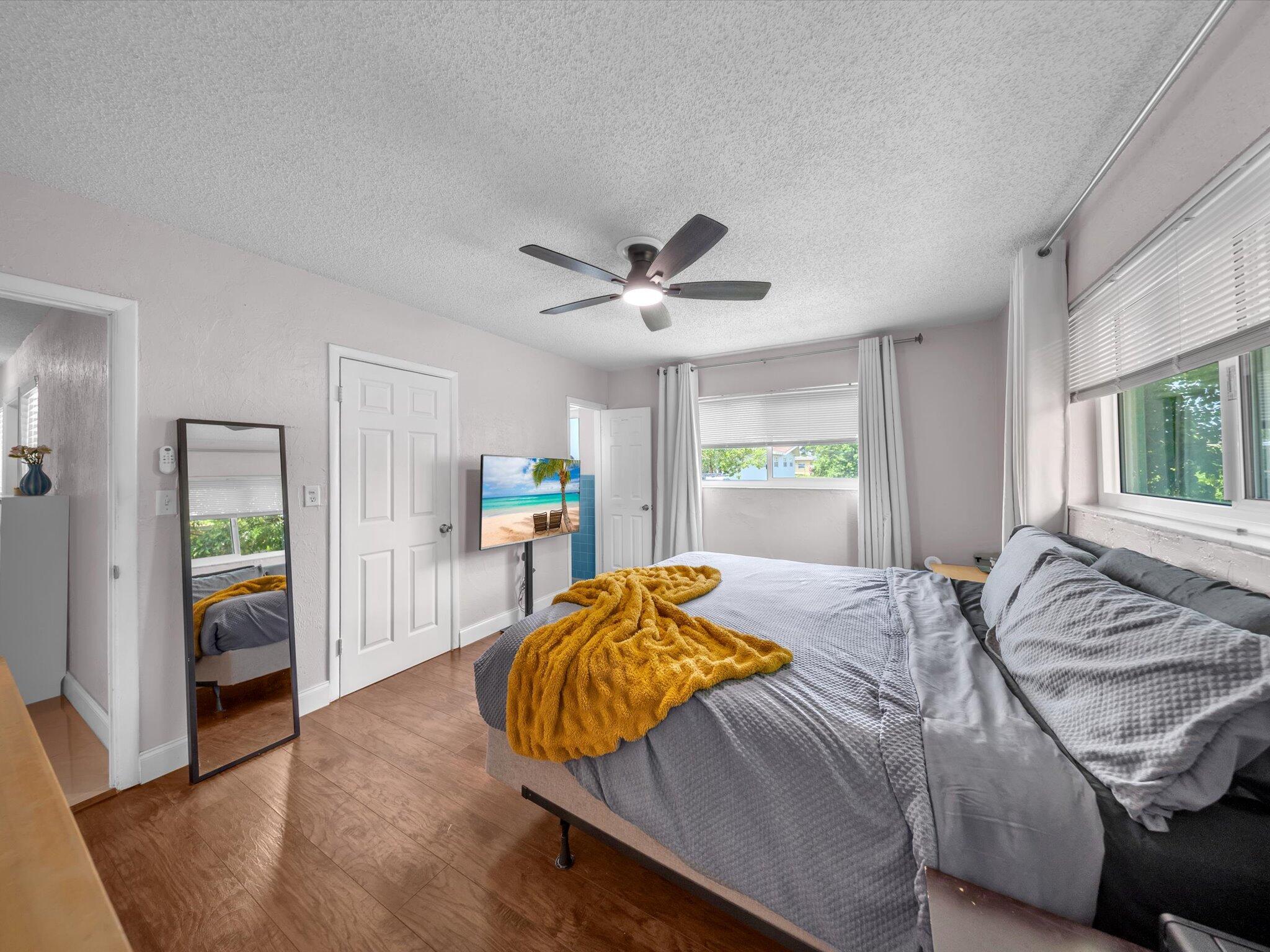 MELROSE MANOR - Residential