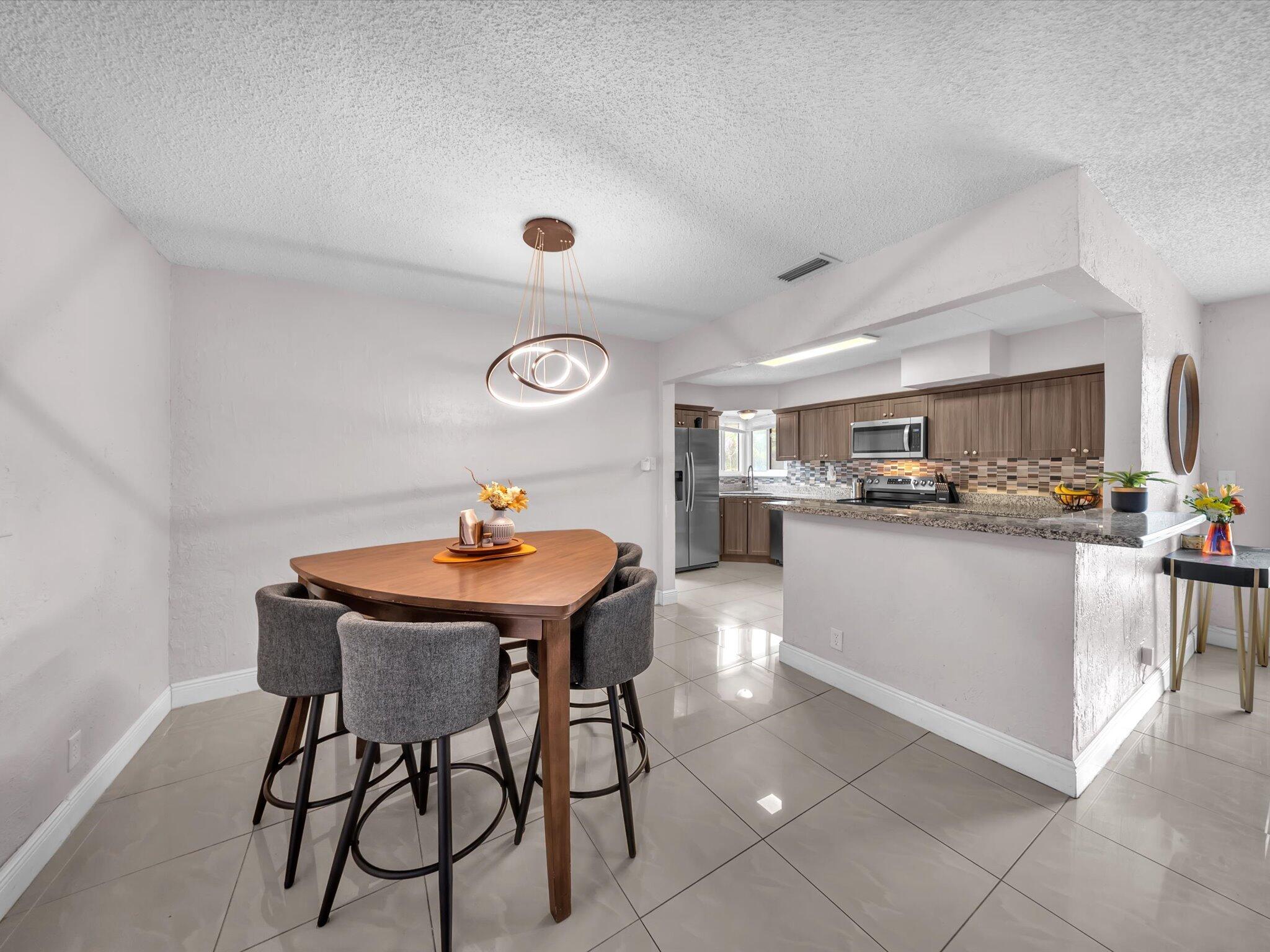 MELROSE MANOR - Residential