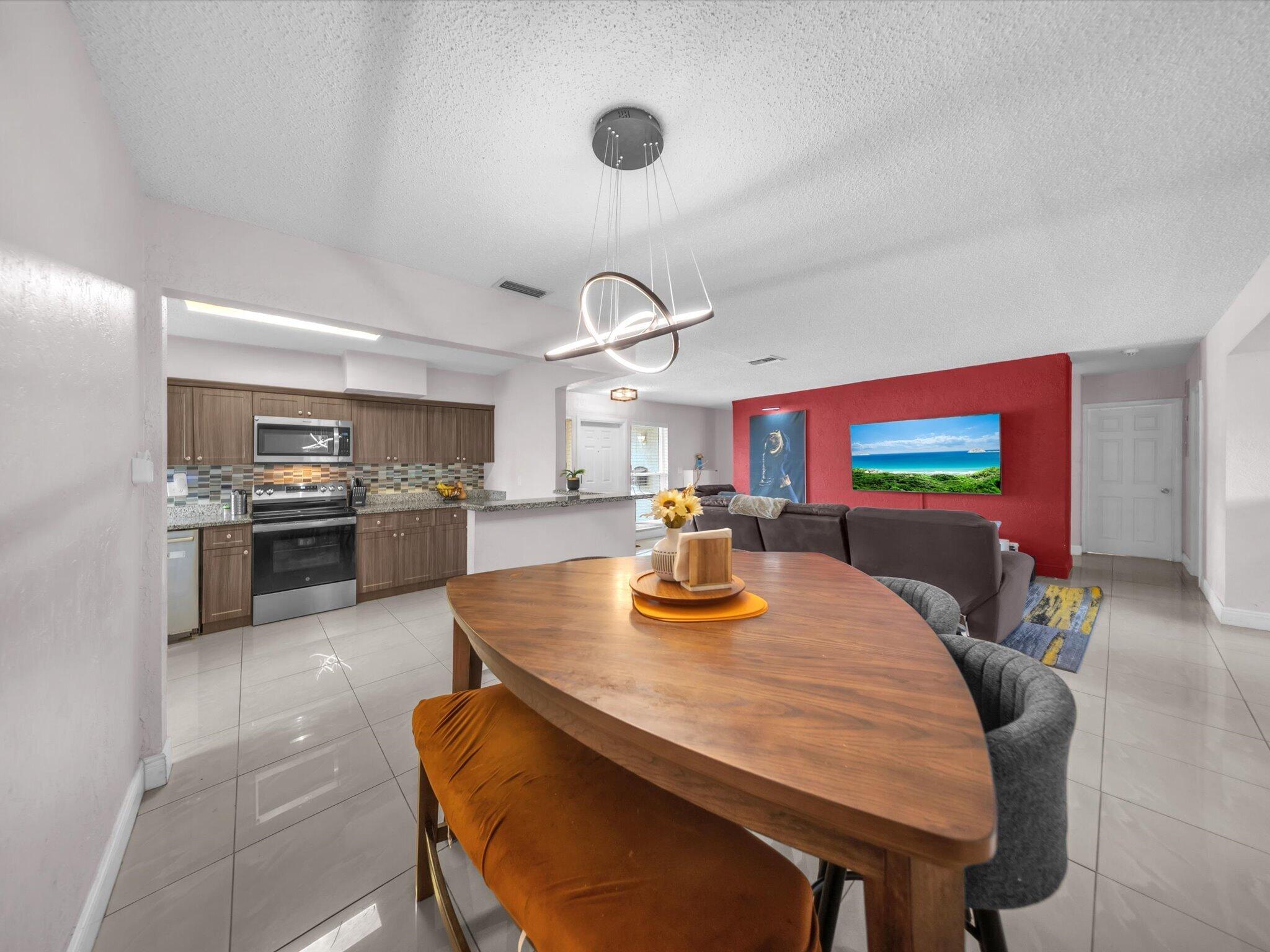 MELROSE MANOR - Residential