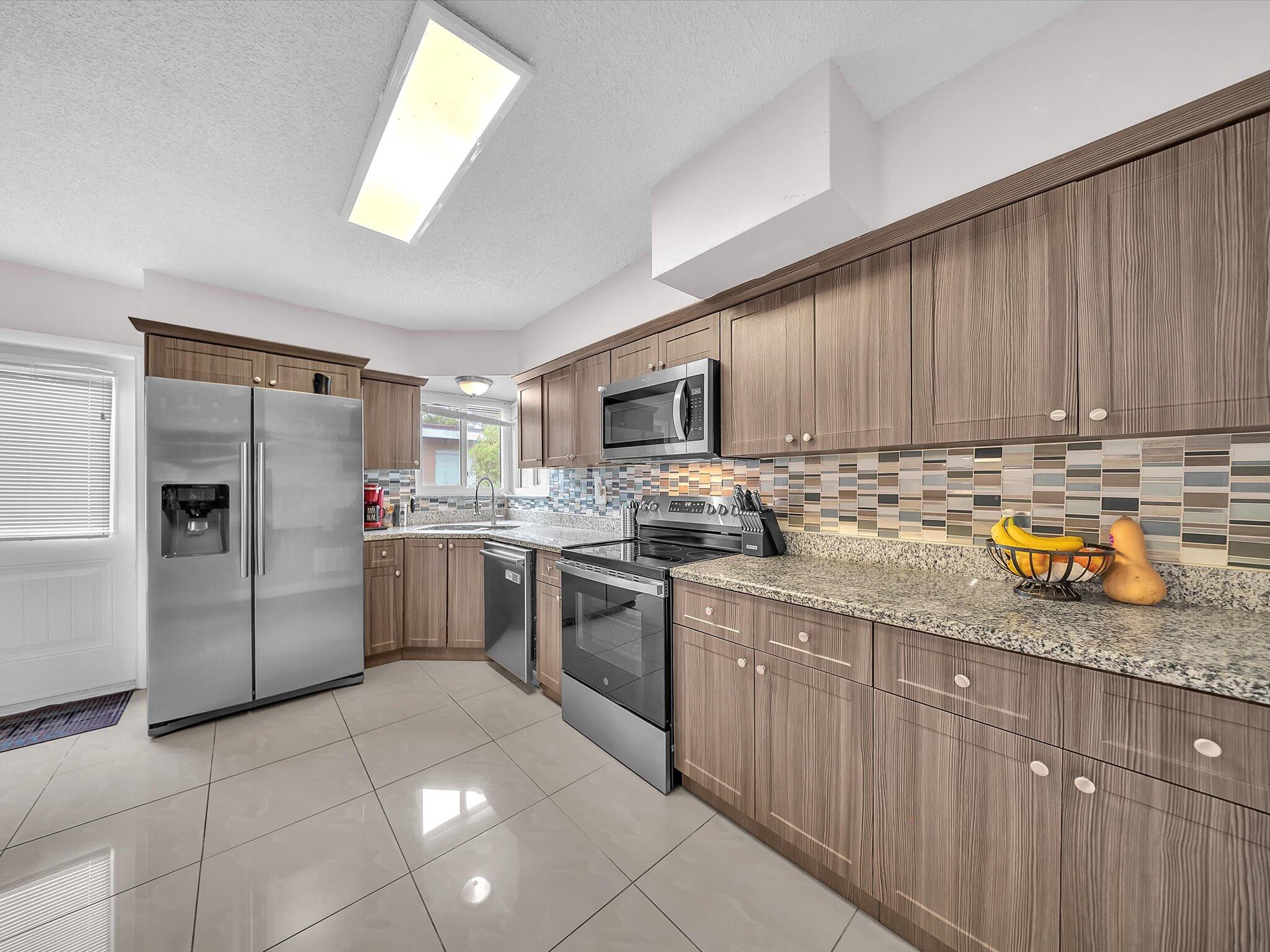 MELROSE MANOR - Residential