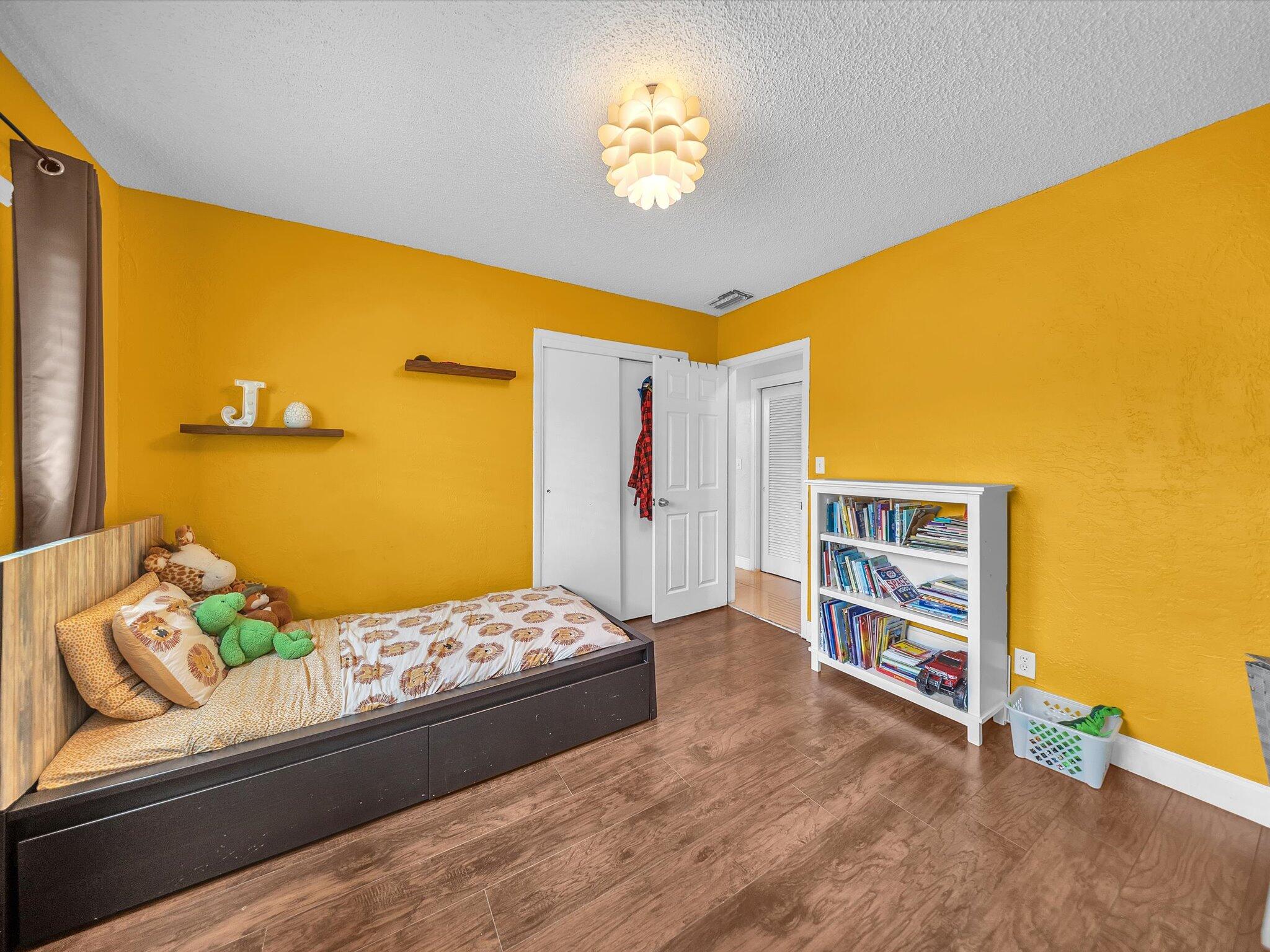 MELROSE MANOR - Residential
