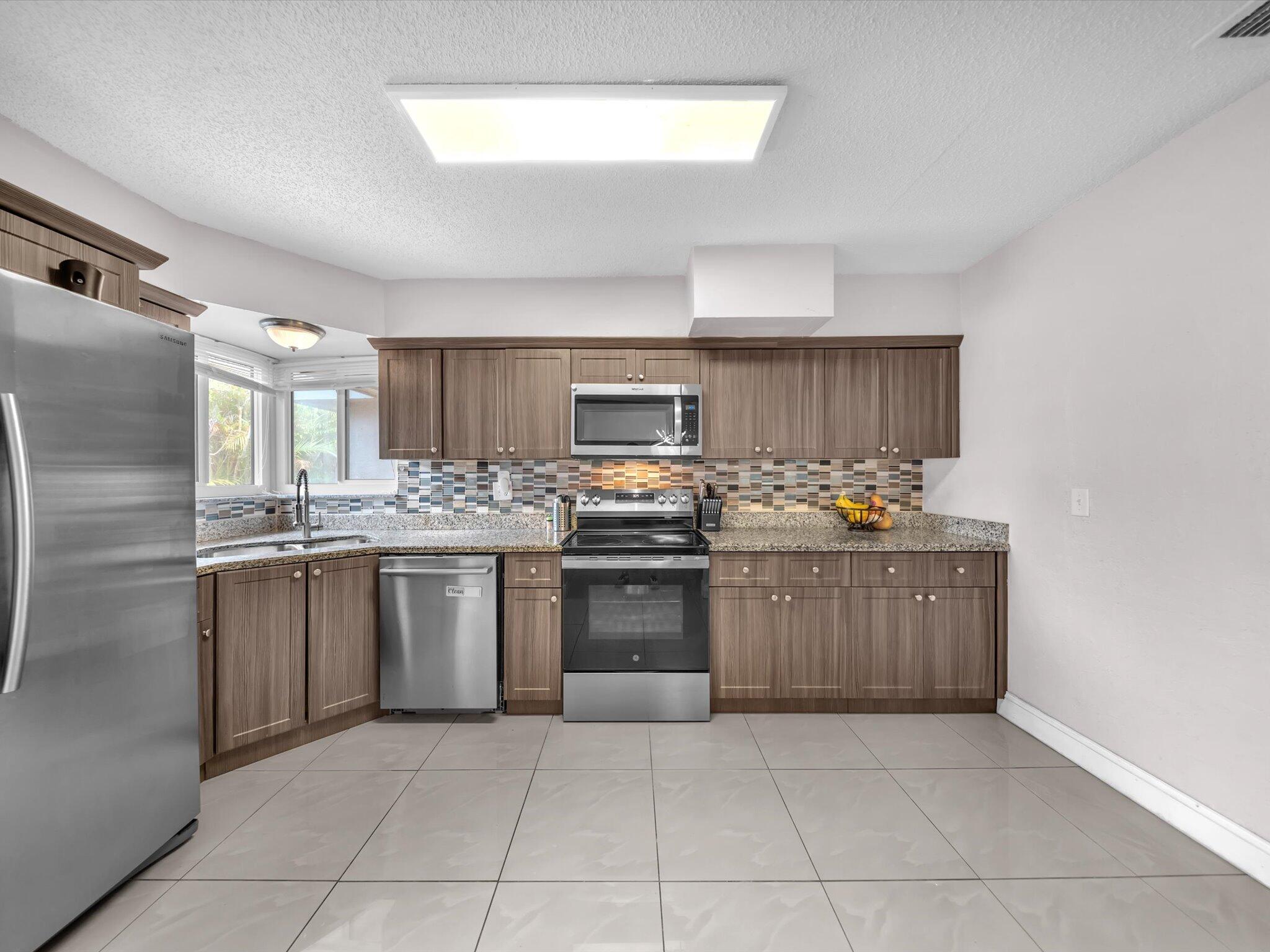 MELROSE MANOR - Residential