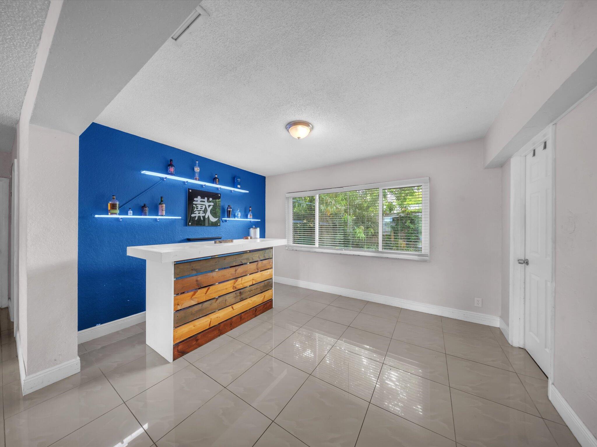 MELROSE MANOR - Residential