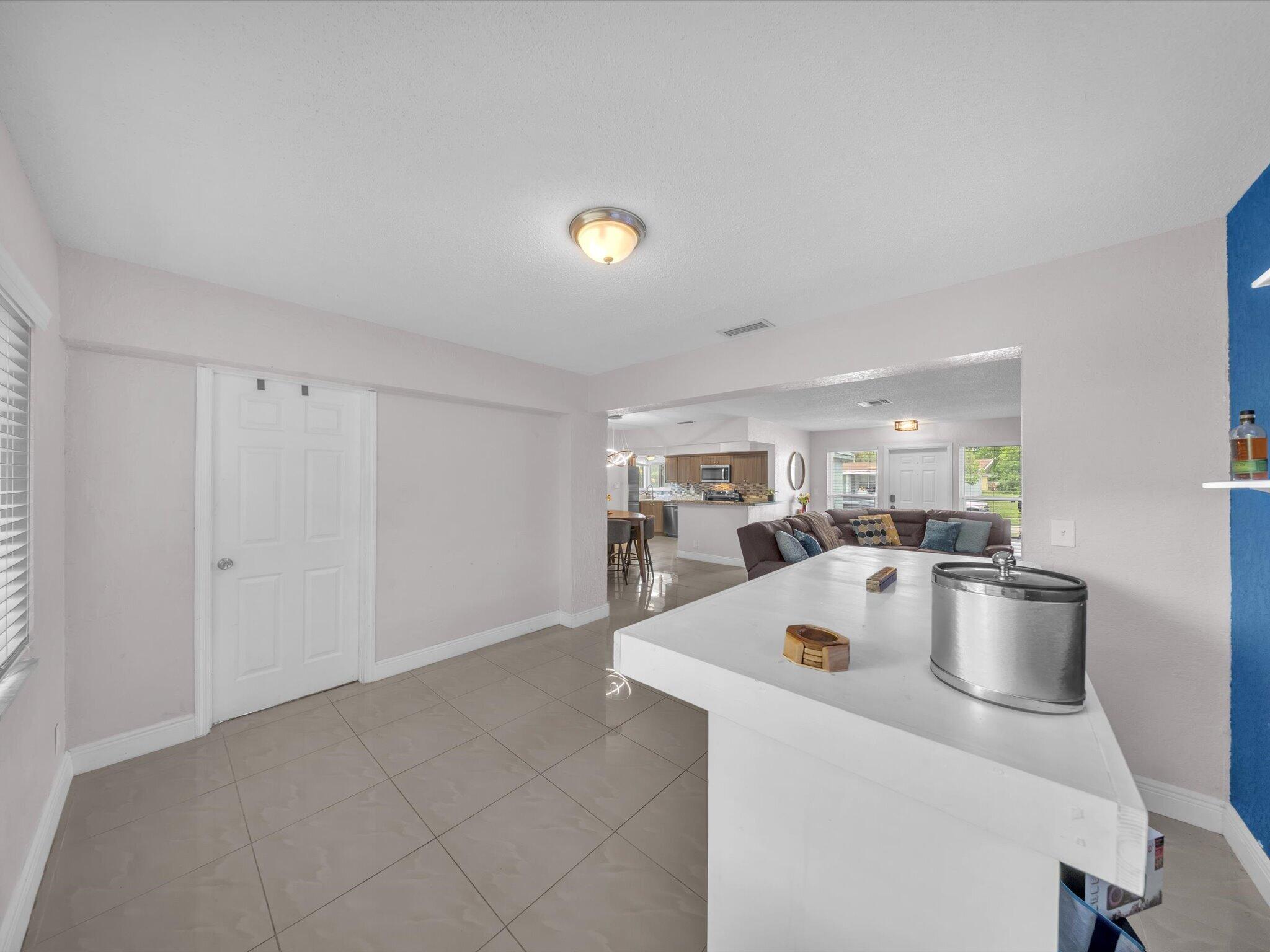 MELROSE MANOR - Residential
