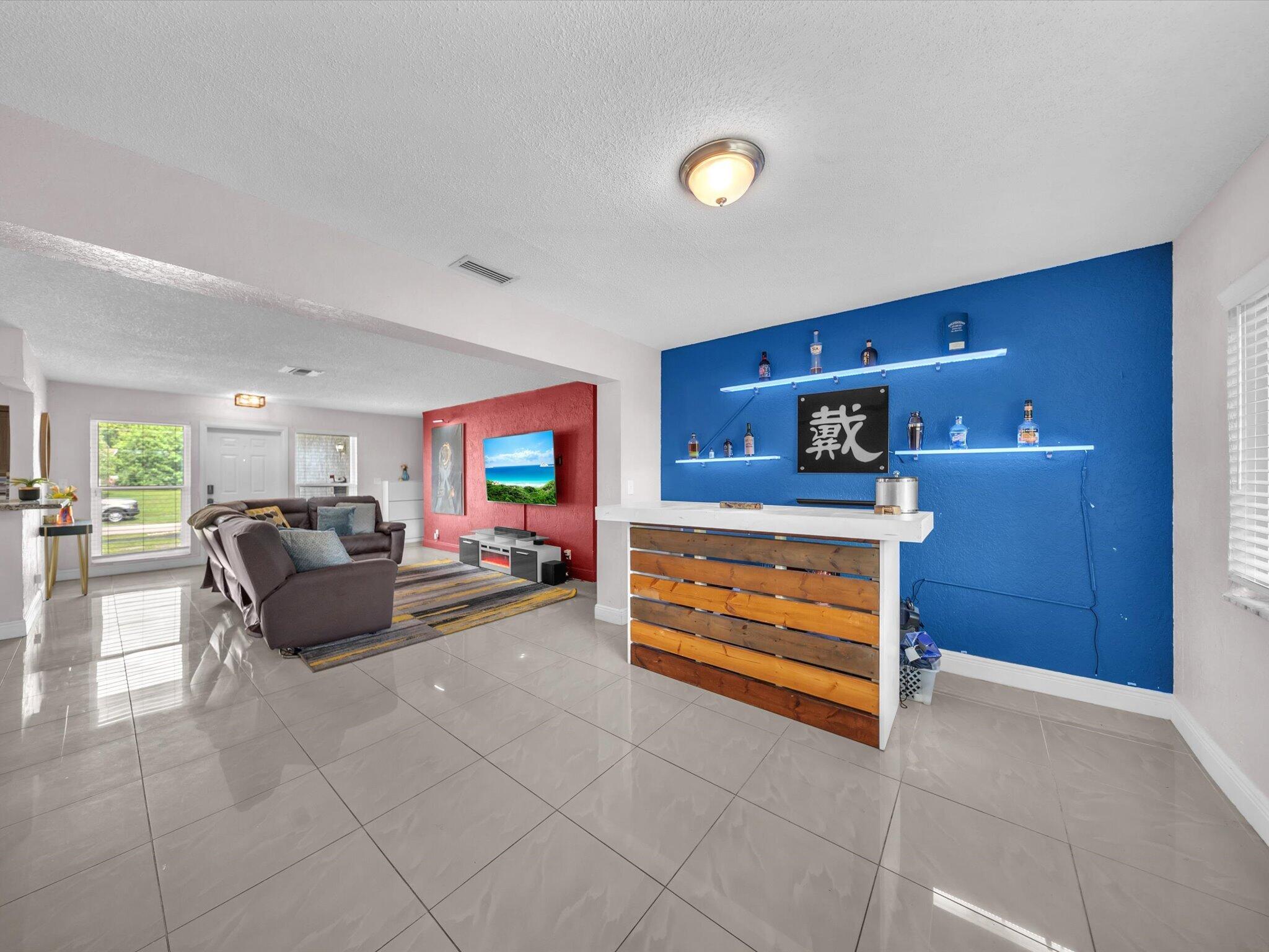 MELROSE MANOR - Residential
