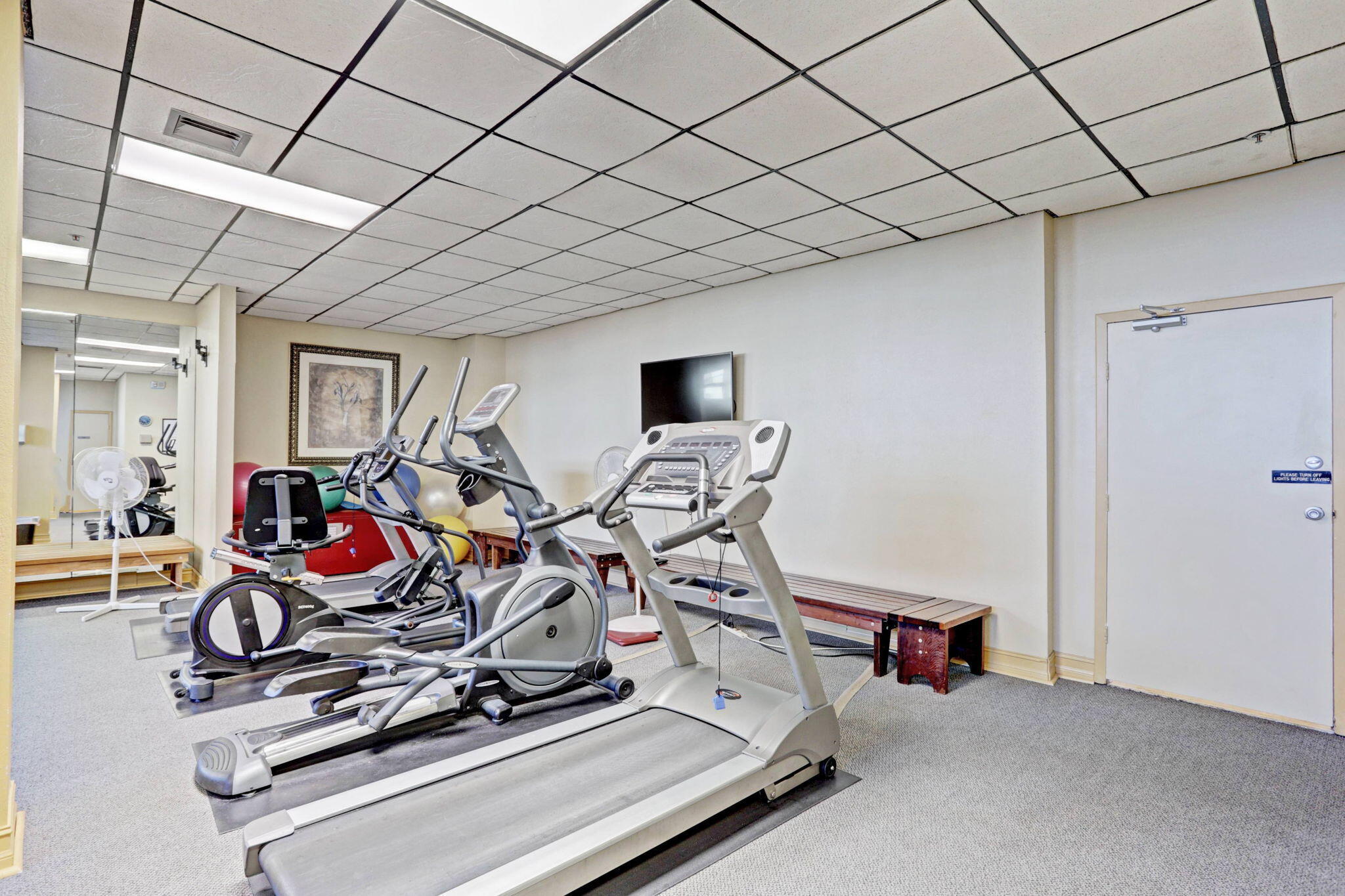 AQUARIUS CONDOMINIUM - Residential