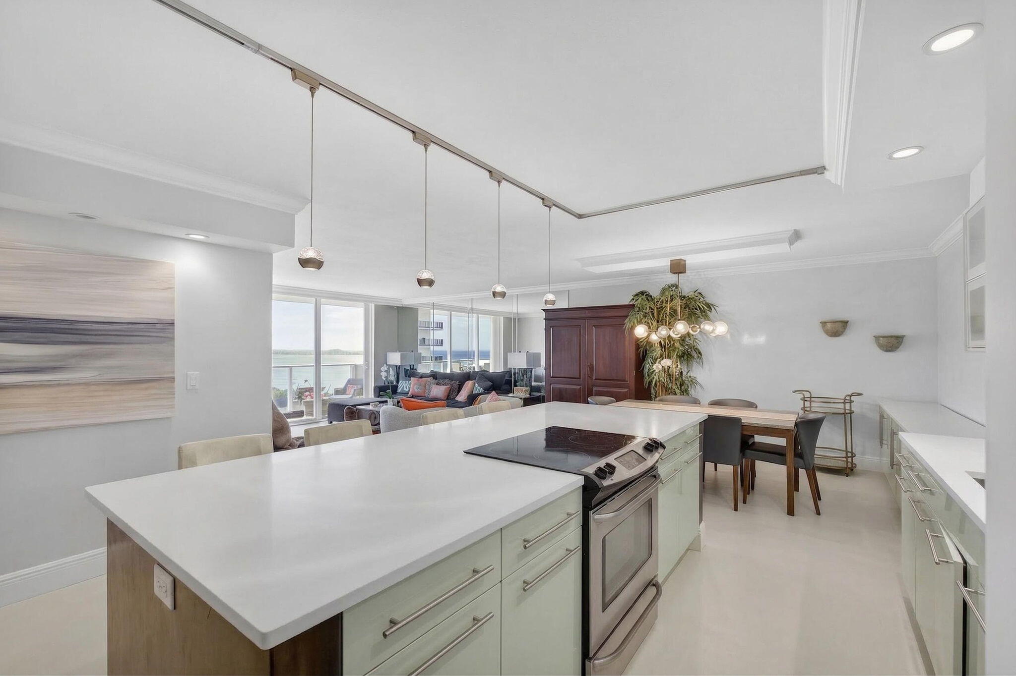 AQUARIUS CONDOMINIUM - Residential