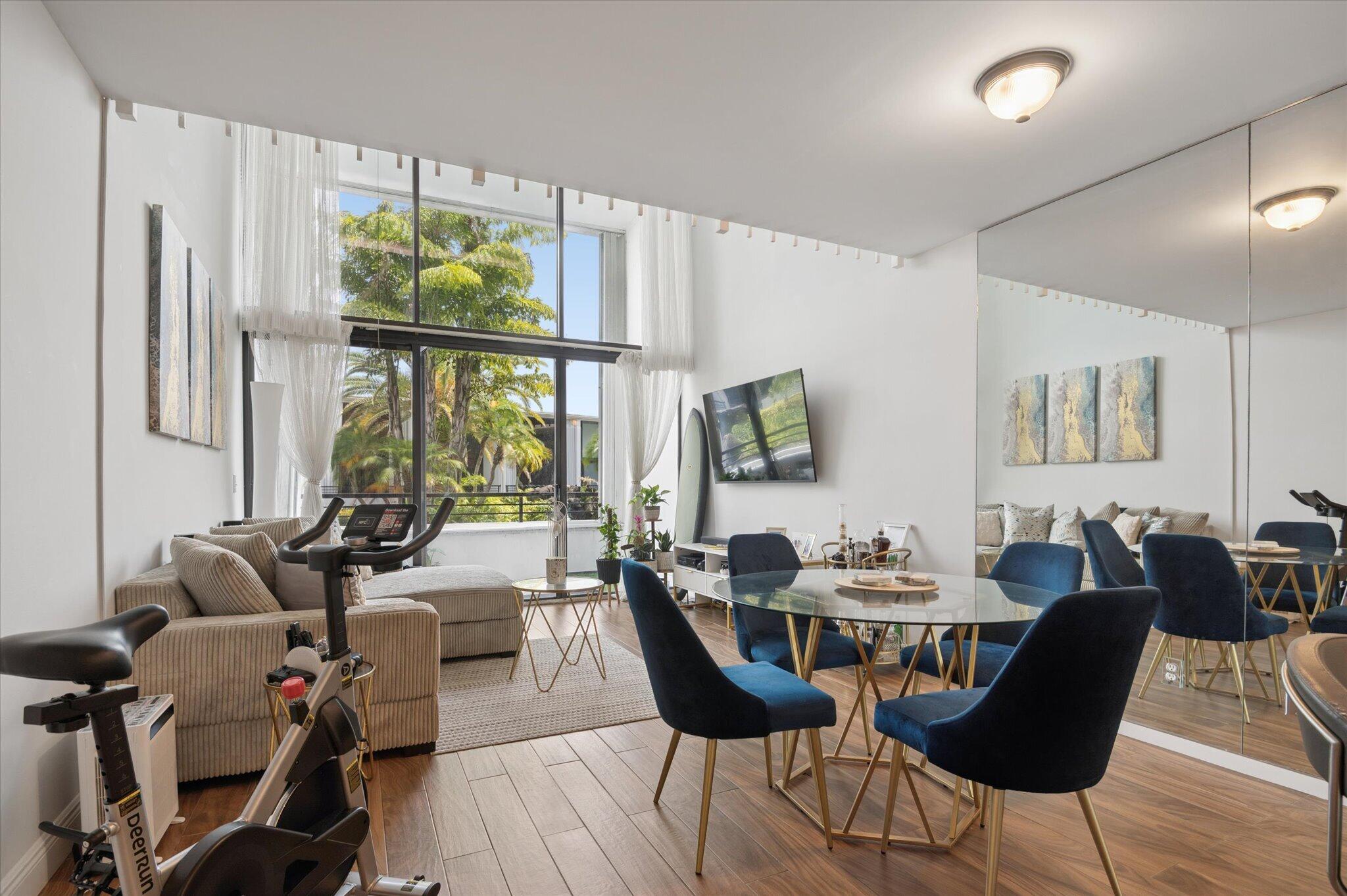 MAYFAIR HOUSE CONDO - Residential