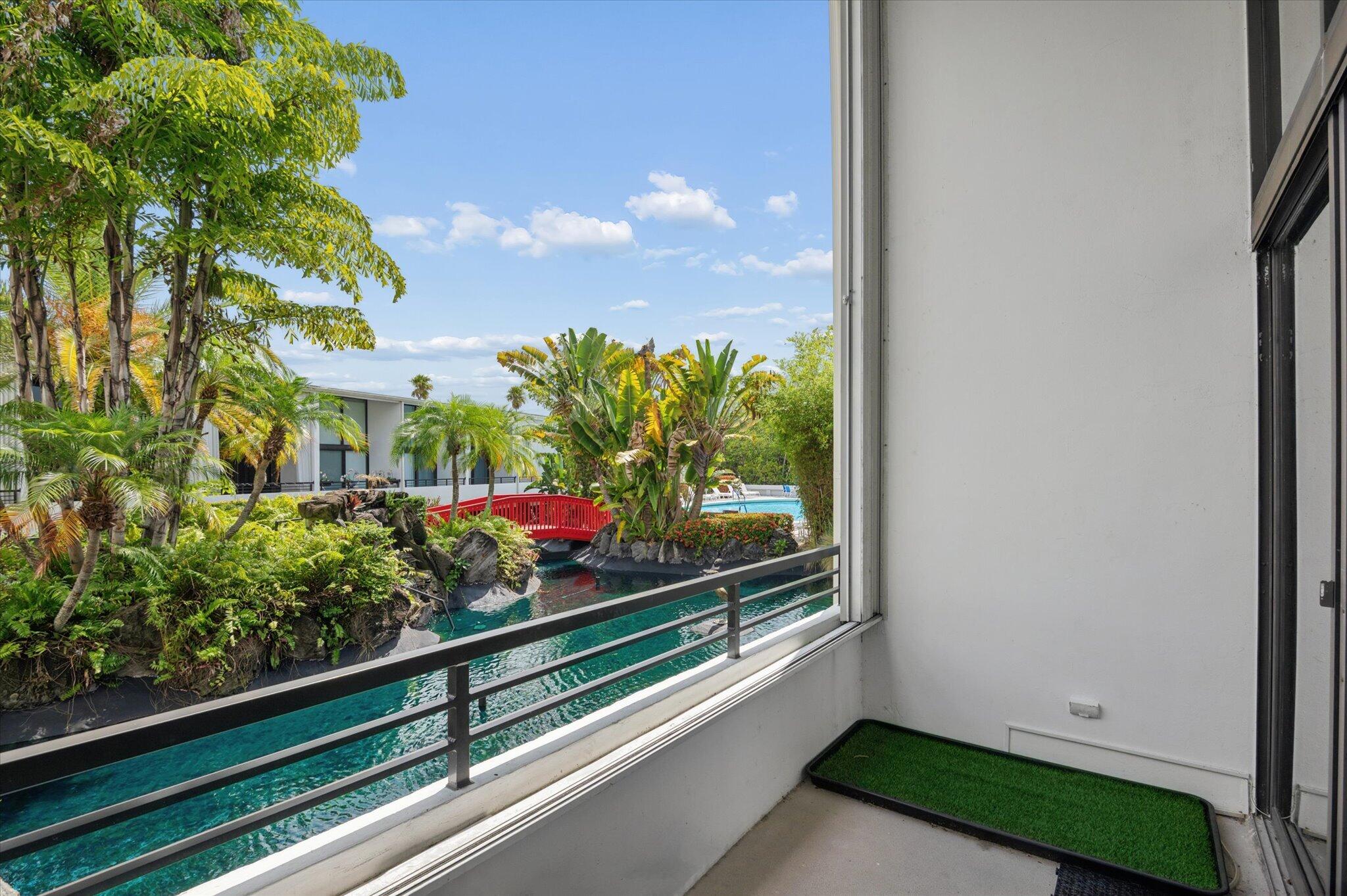 MAYFAIR HOUSE CONDO - Residential