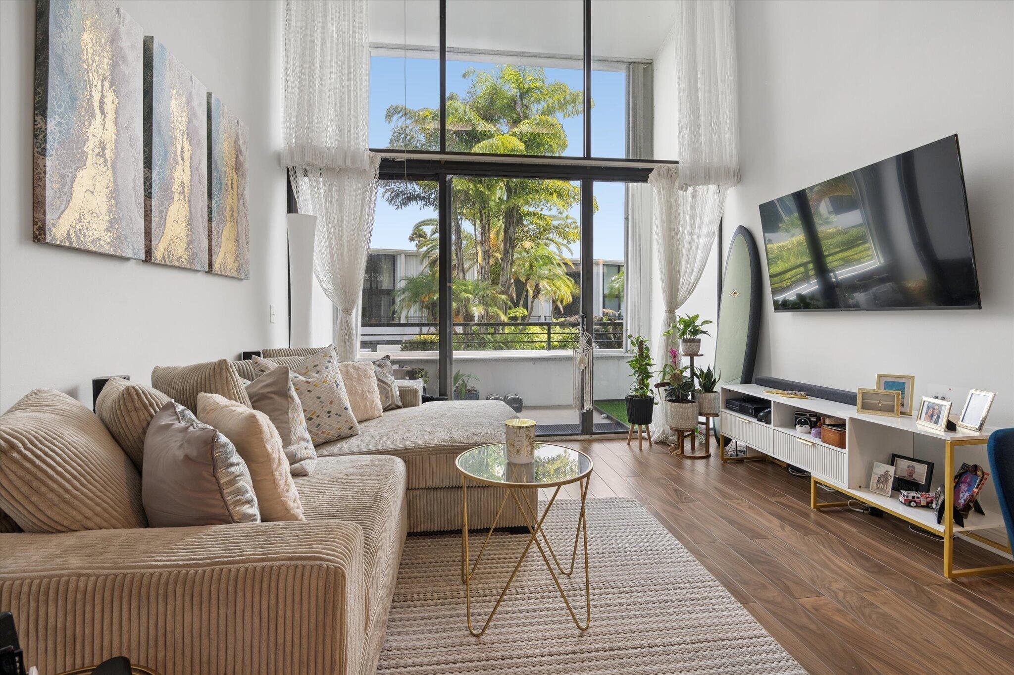 MAYFAIR HOUSE CONDO - Residential