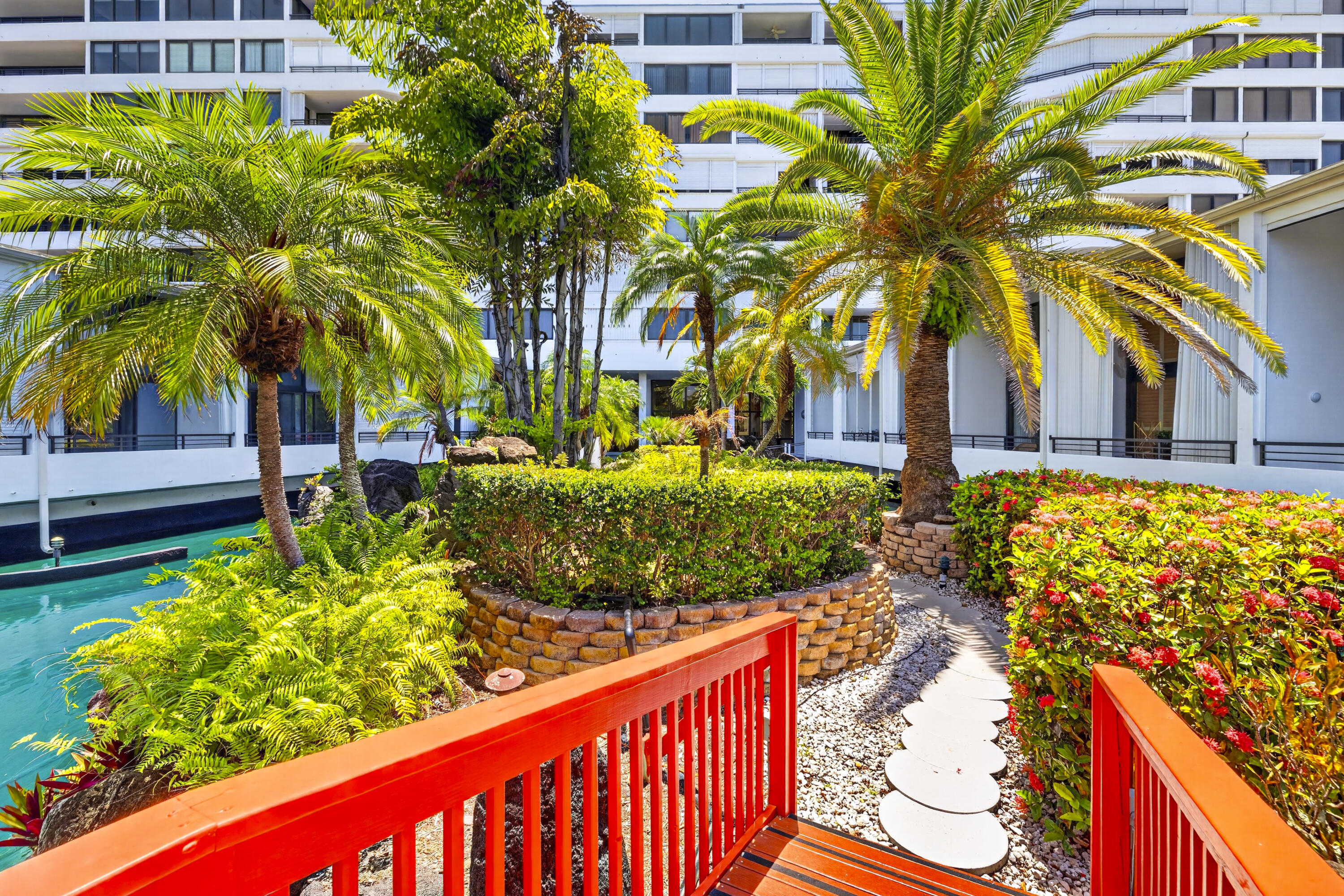 MAYFAIR HOUSE CONDO - Residential