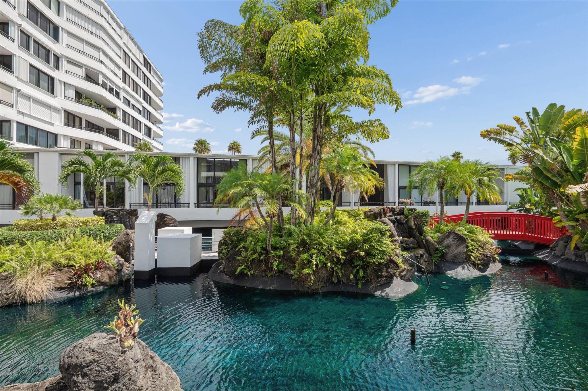 MAYFAIR HOUSE CONDO - Residential