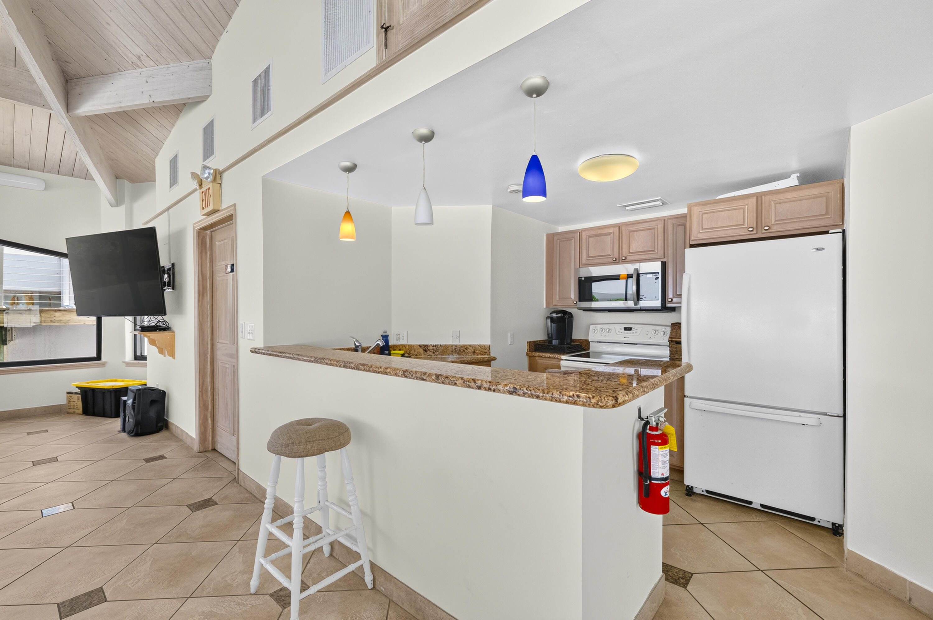 MAYFAIR HOUSE CONDO - Residential