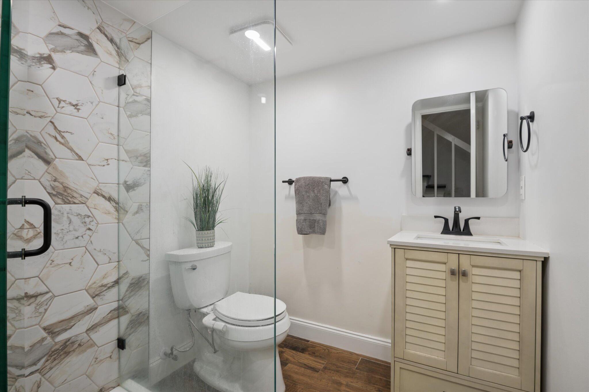 MAYFAIR HOUSE CONDO - Residential